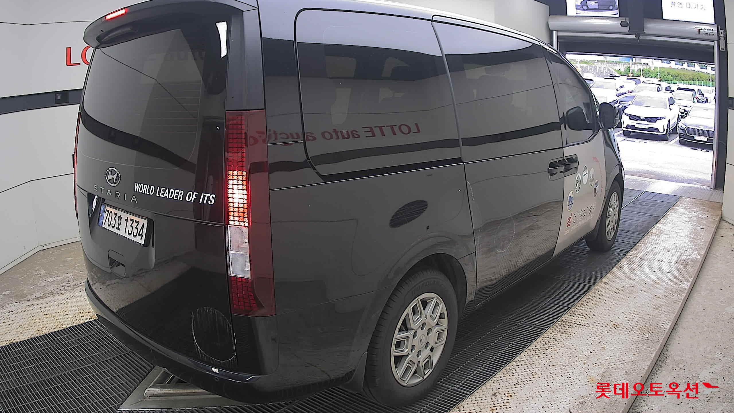 2023 - hyundai staria