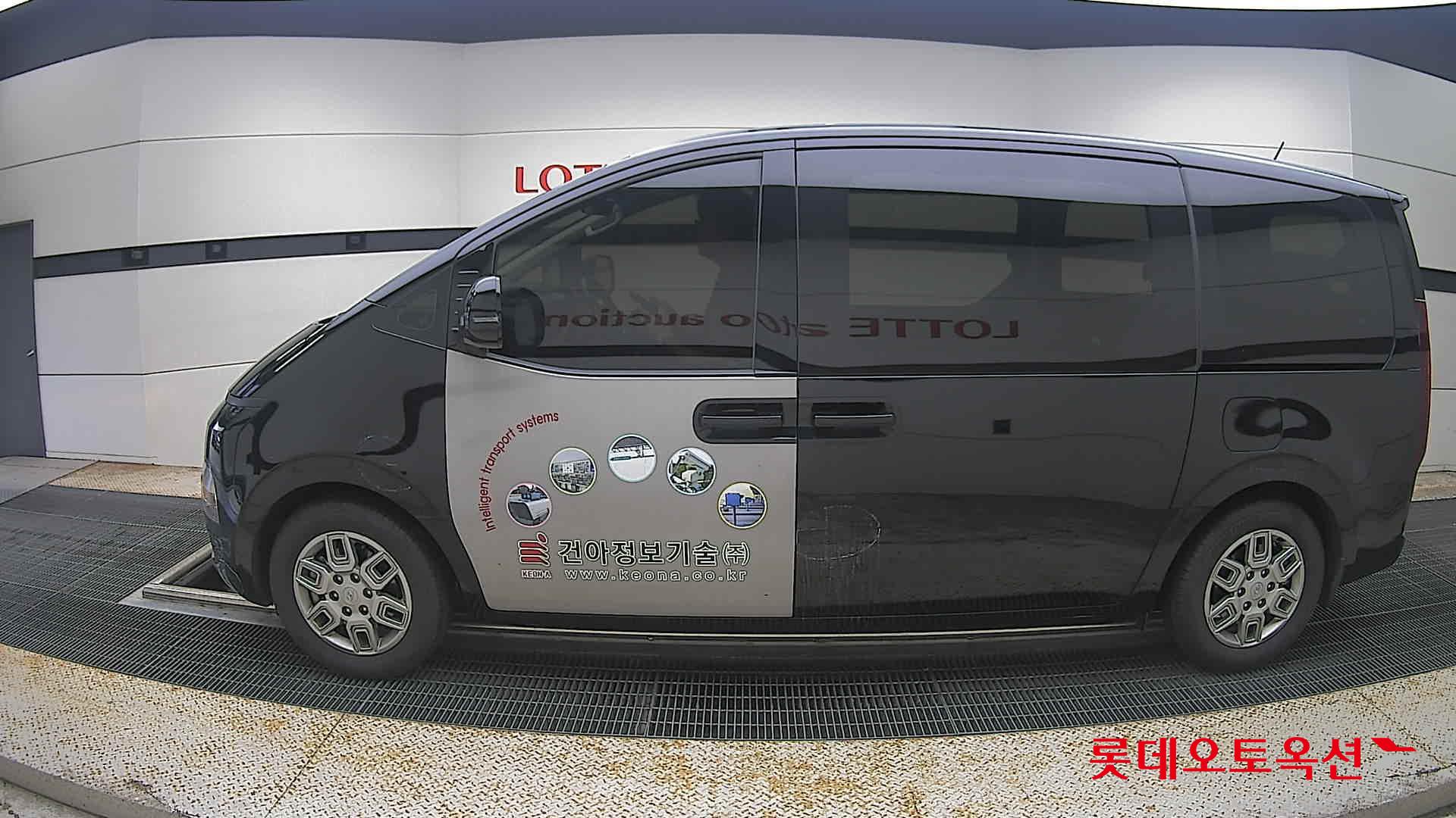 2023 - hyundai staria
