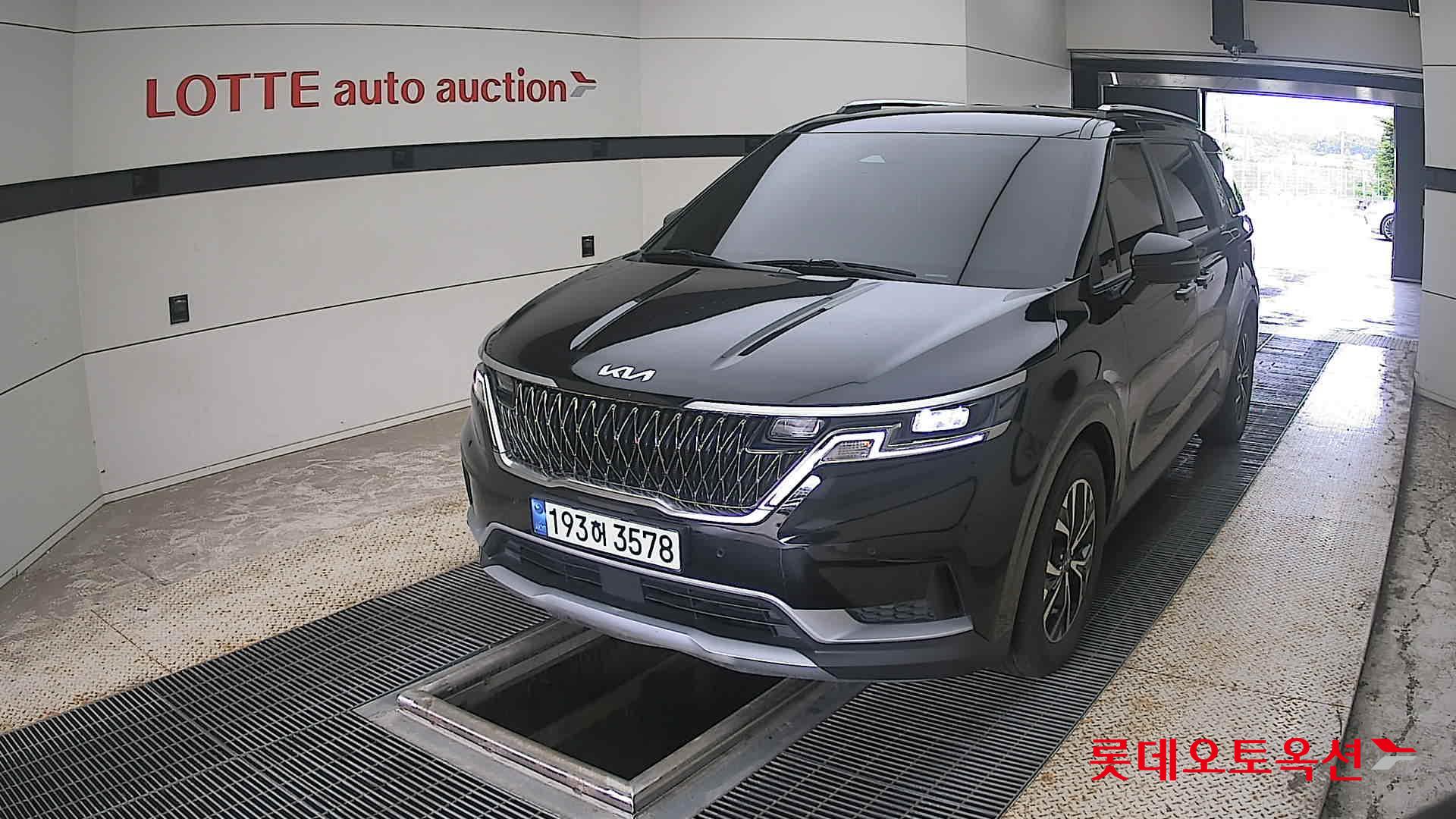 2023 - kia carnival