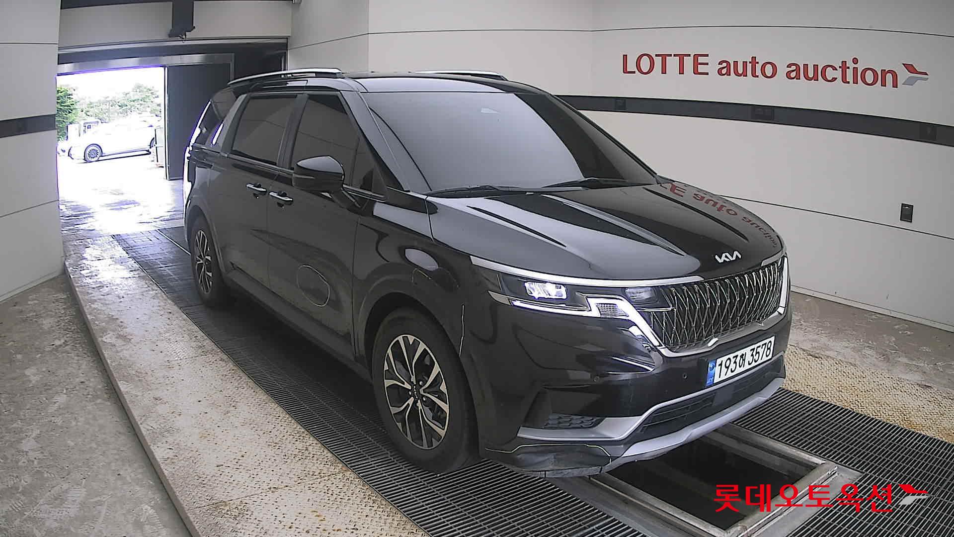 2023 - kia carnival