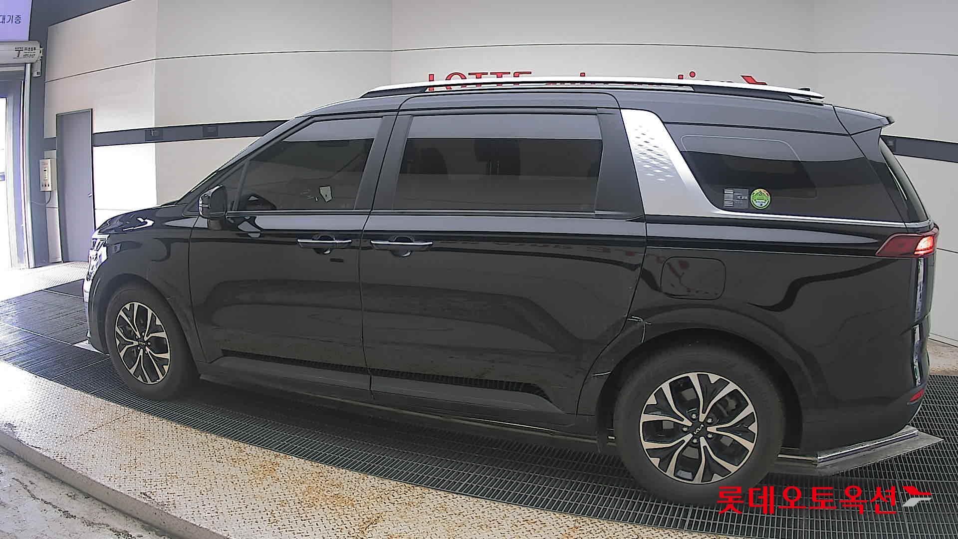 2023 - kia carnival