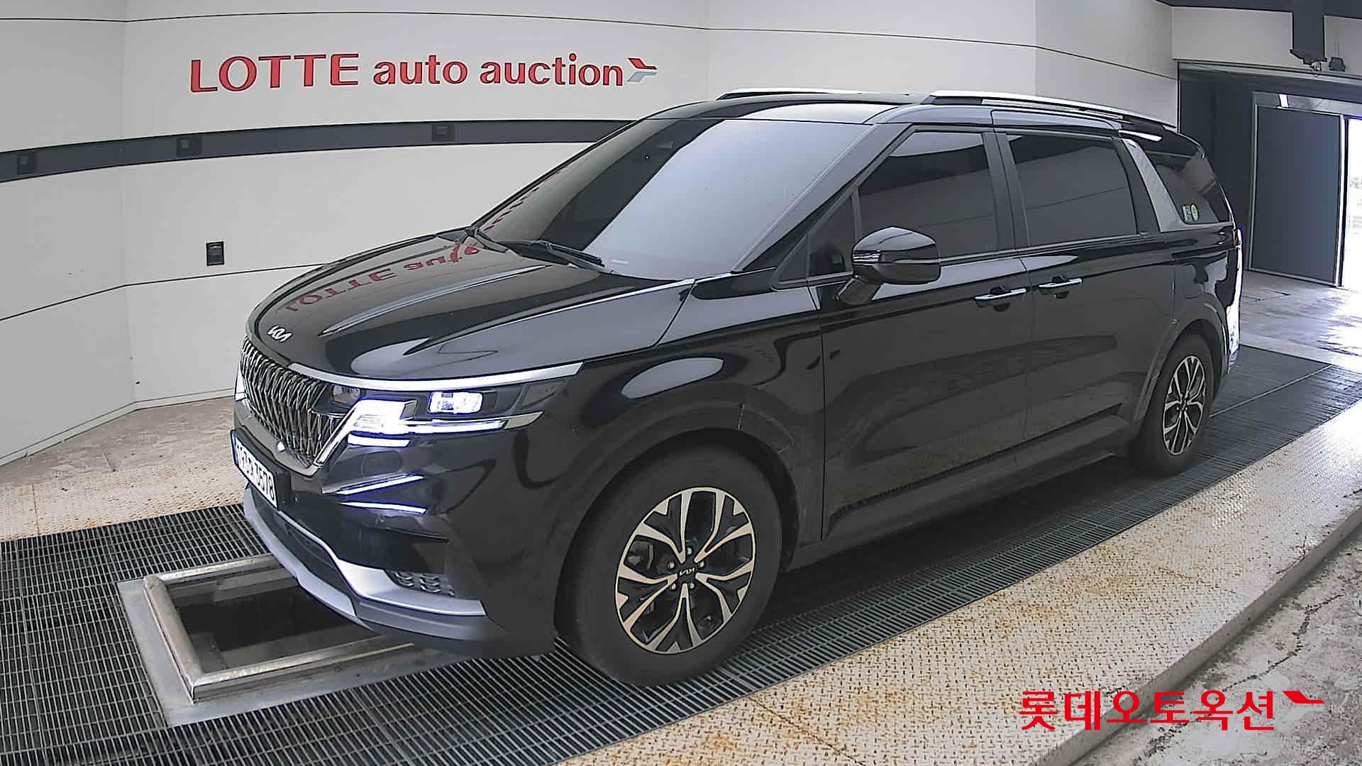 2023 - kia carnival