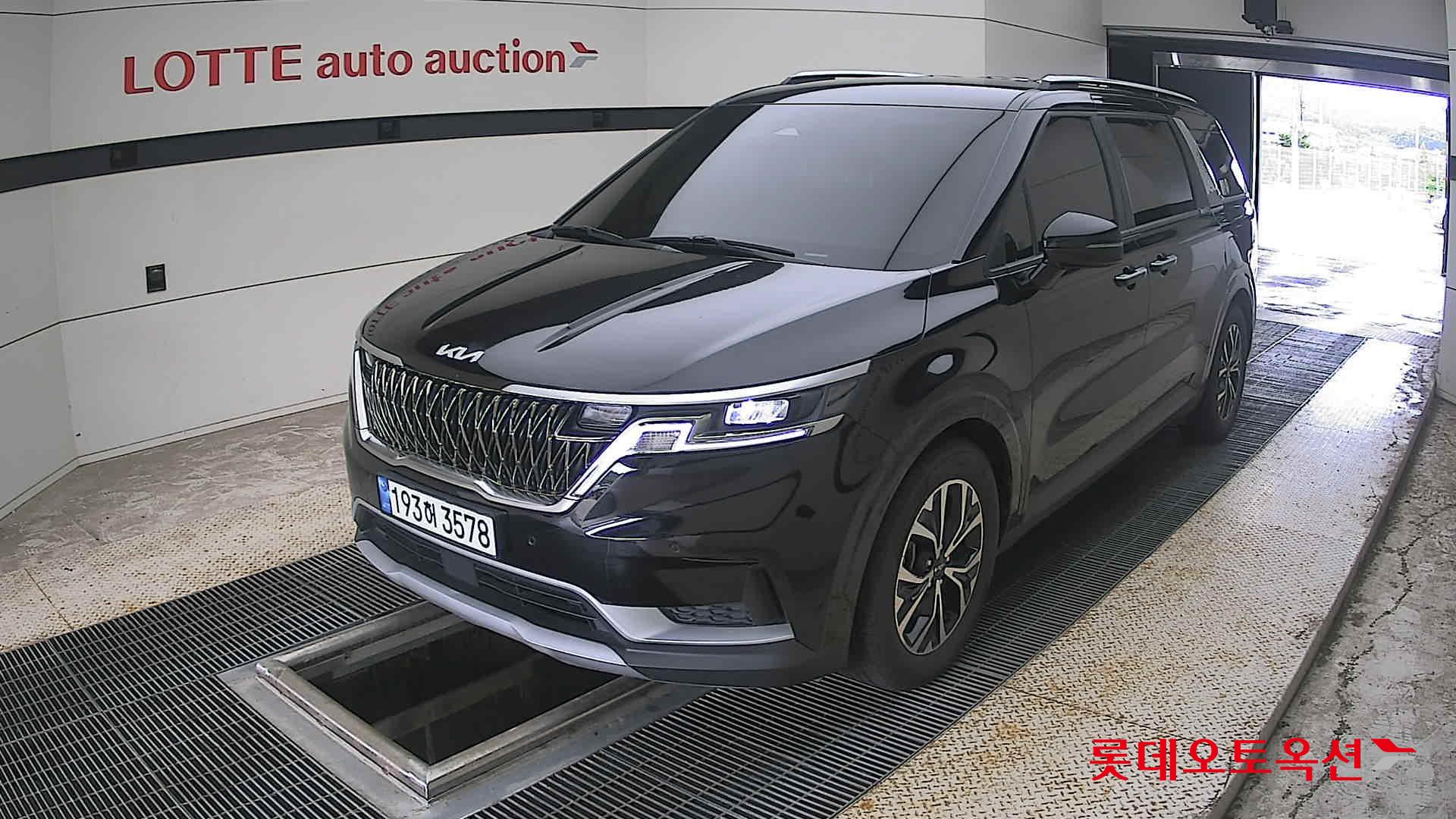 2023 - kia carnival