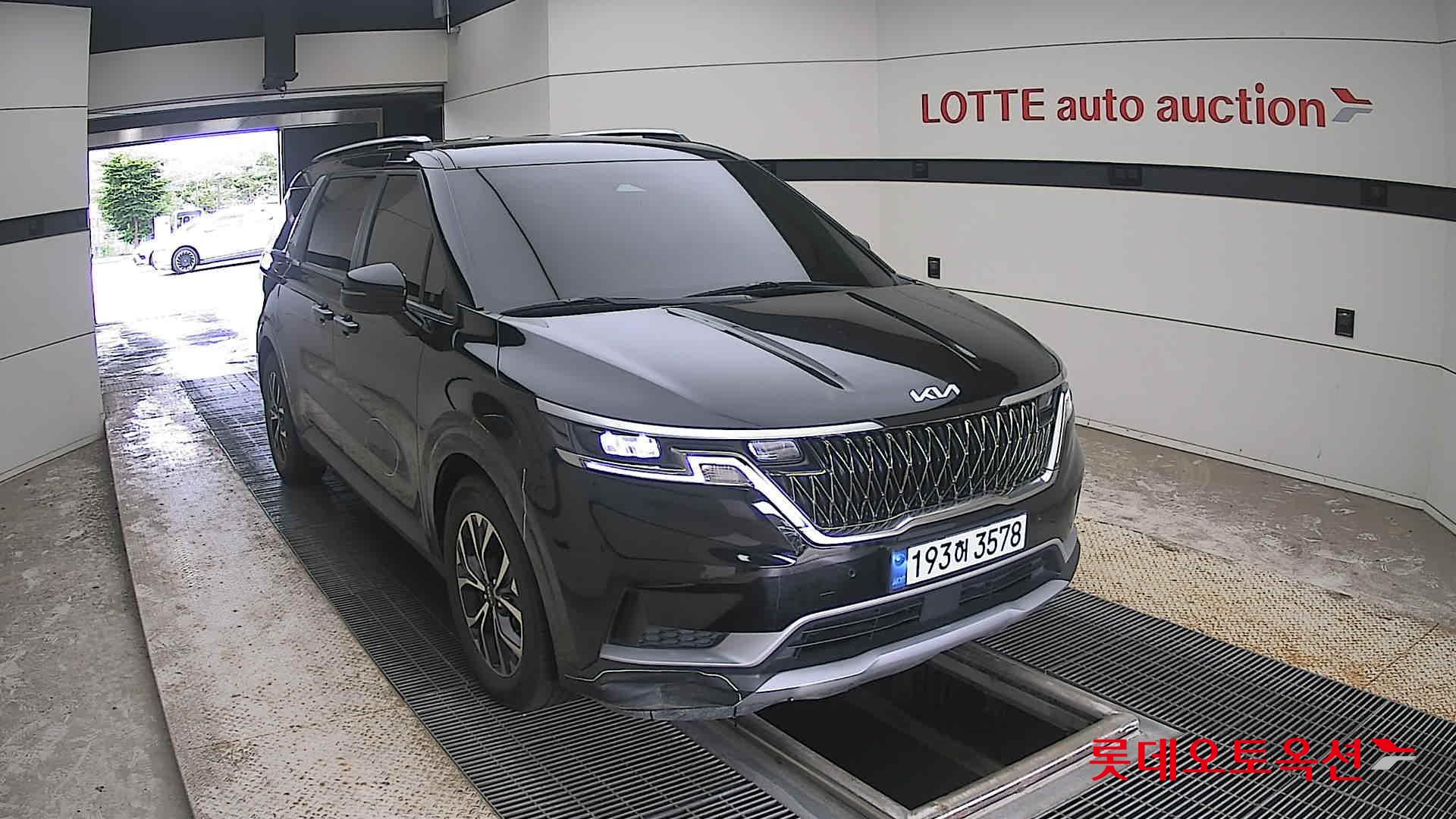2023 - kia carnival
