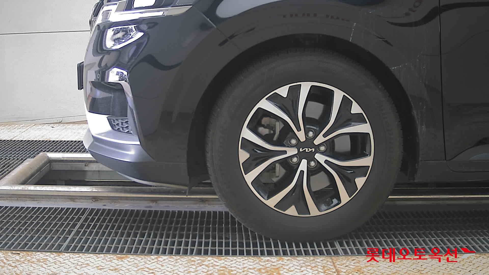 2023 - kia carnival