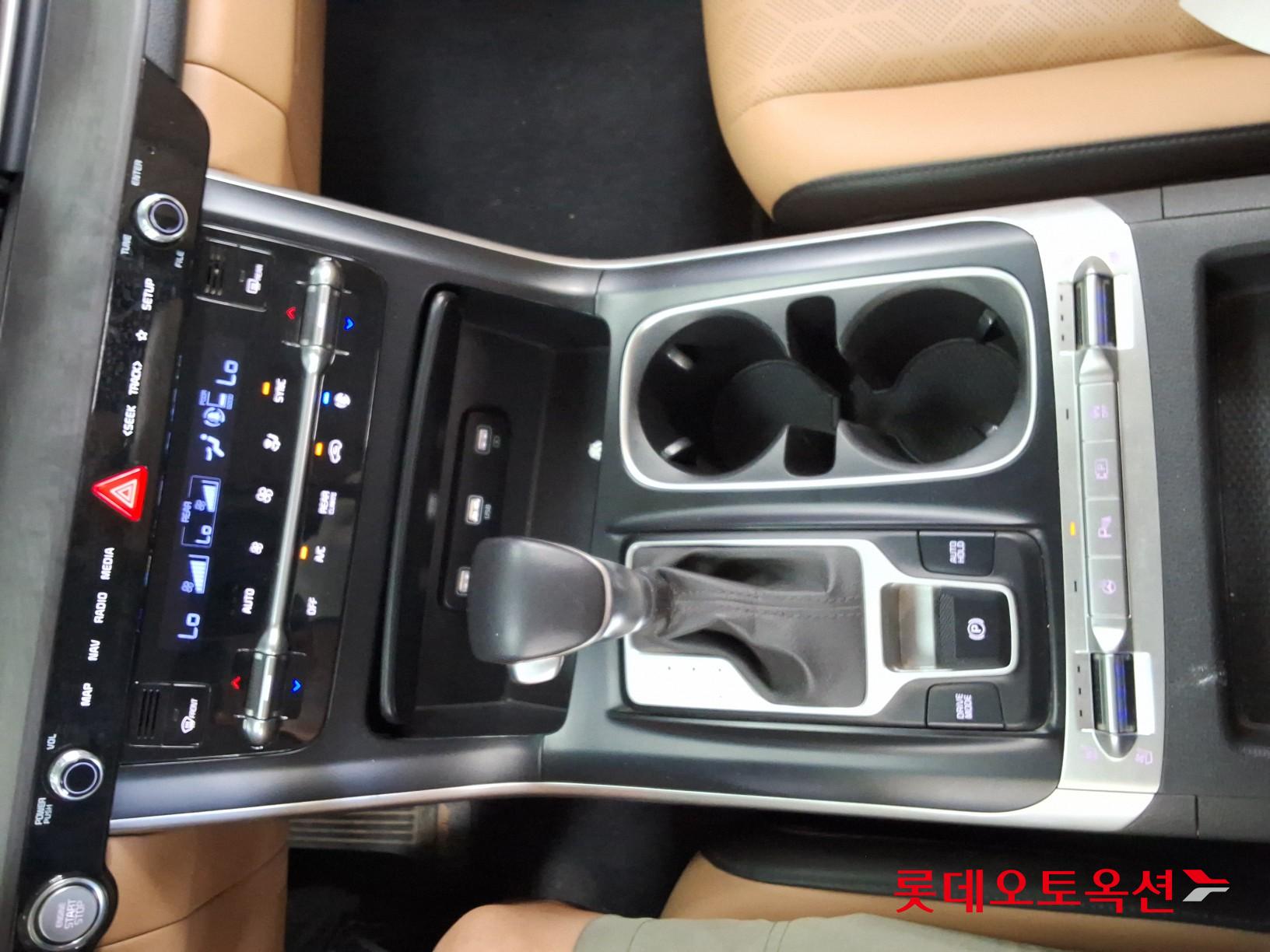 2023 - kia carnival