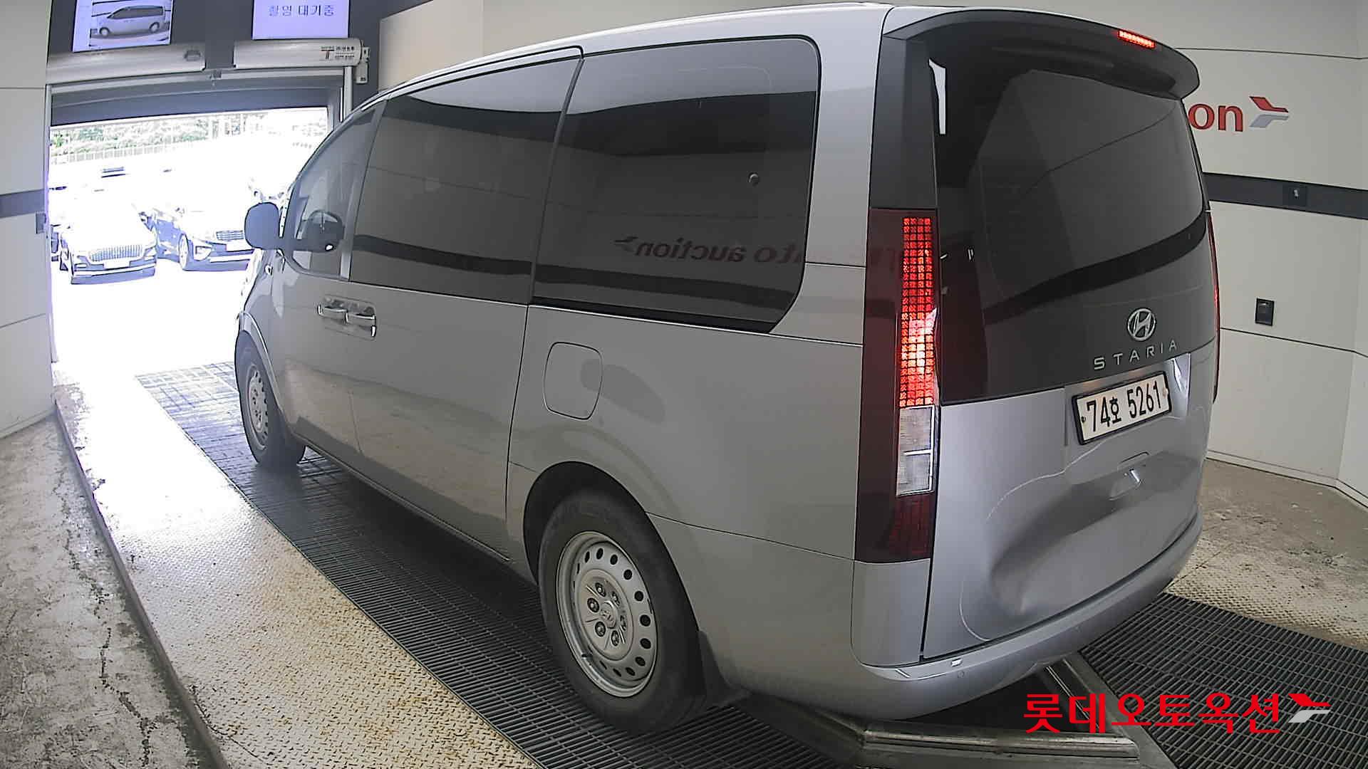2022 - hyundai staria