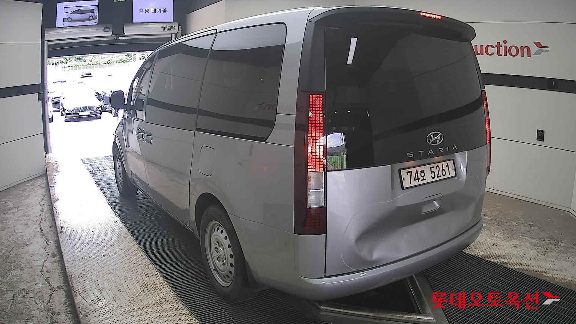 2022 - hyundai staria