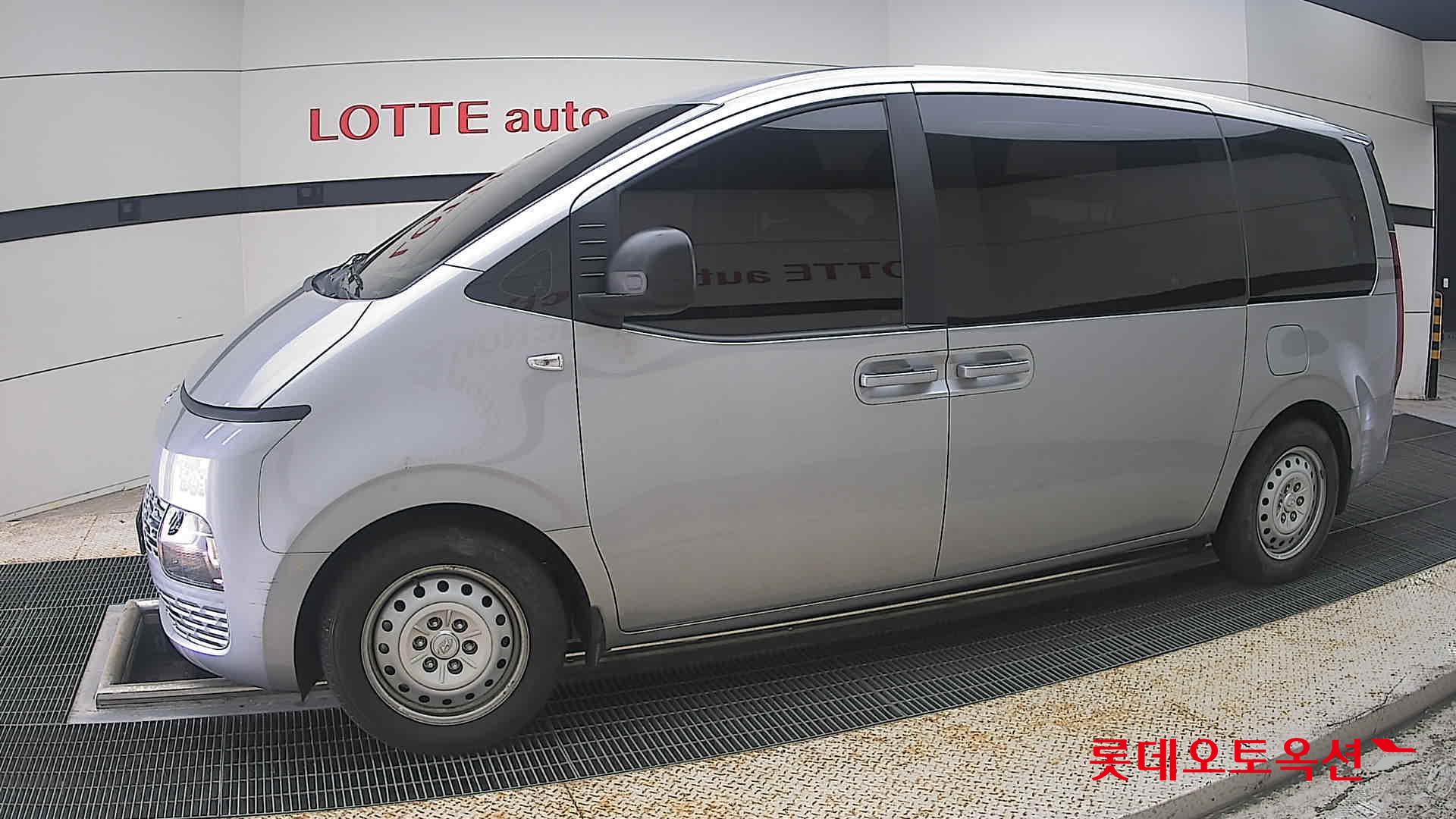 2022 - hyundai staria