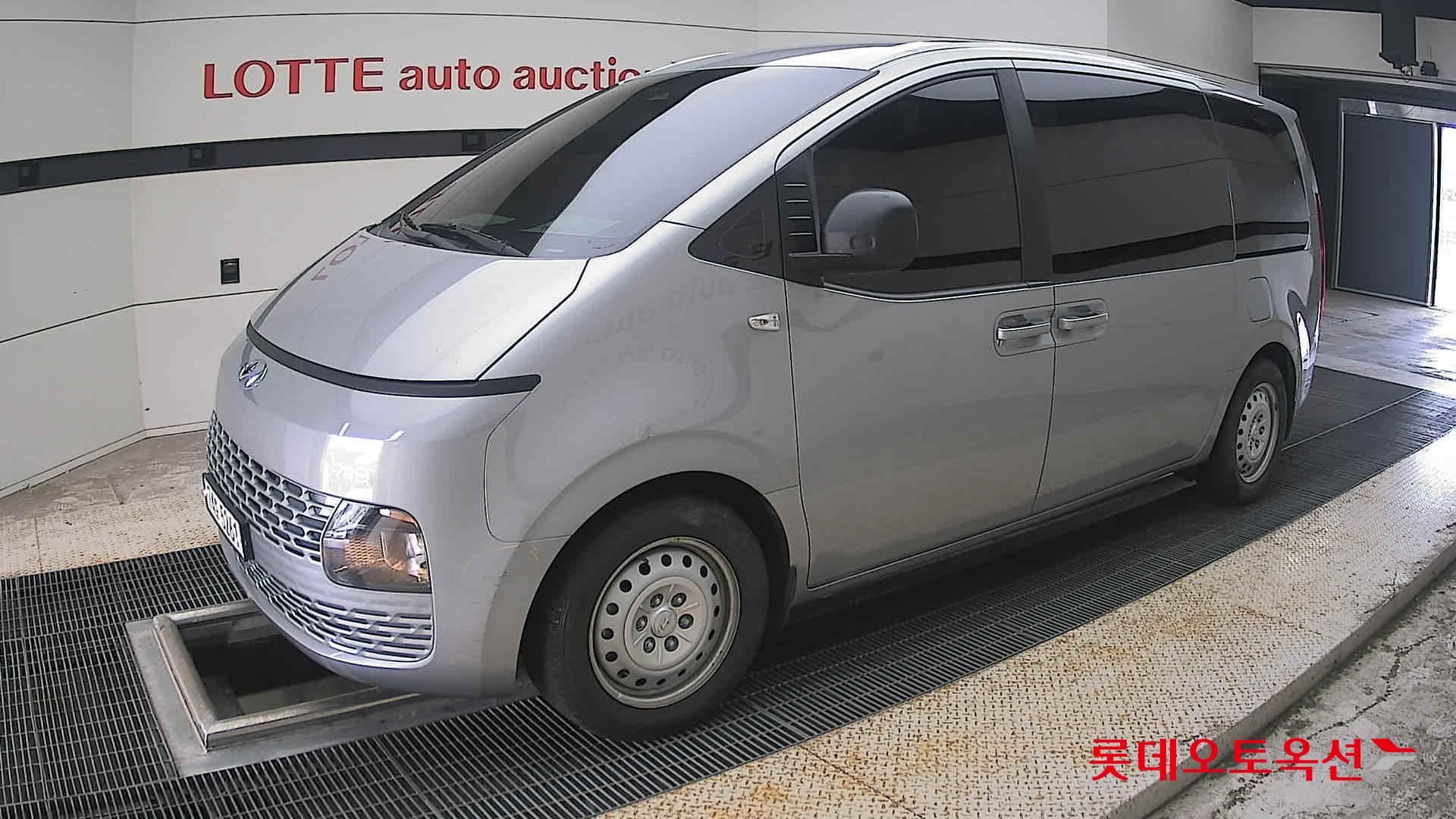 2022 - hyundai staria