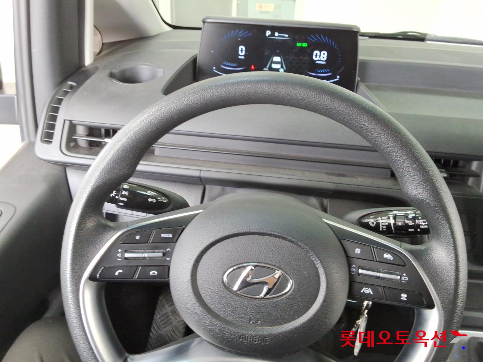 2022 - hyundai staria