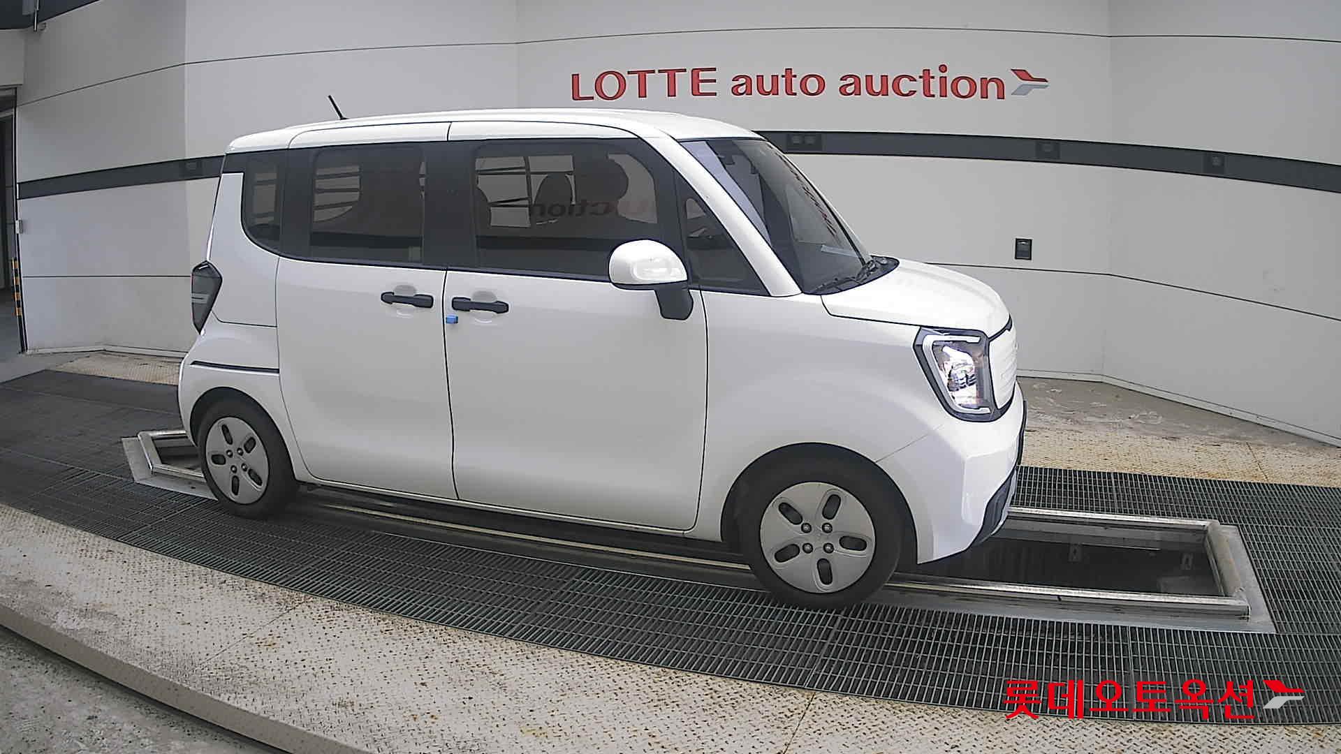 2023 - kia ray