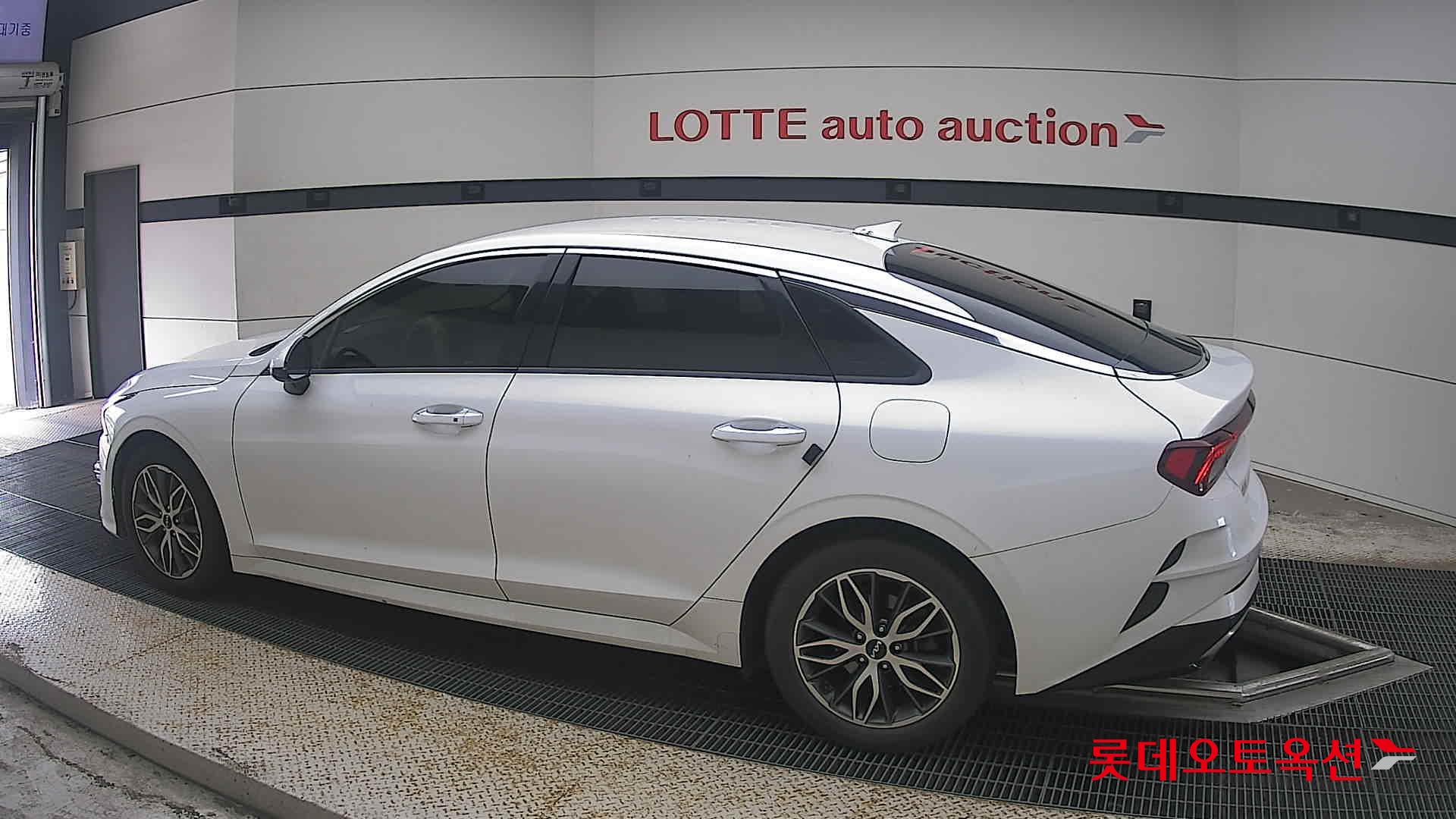 2023 - kia k5