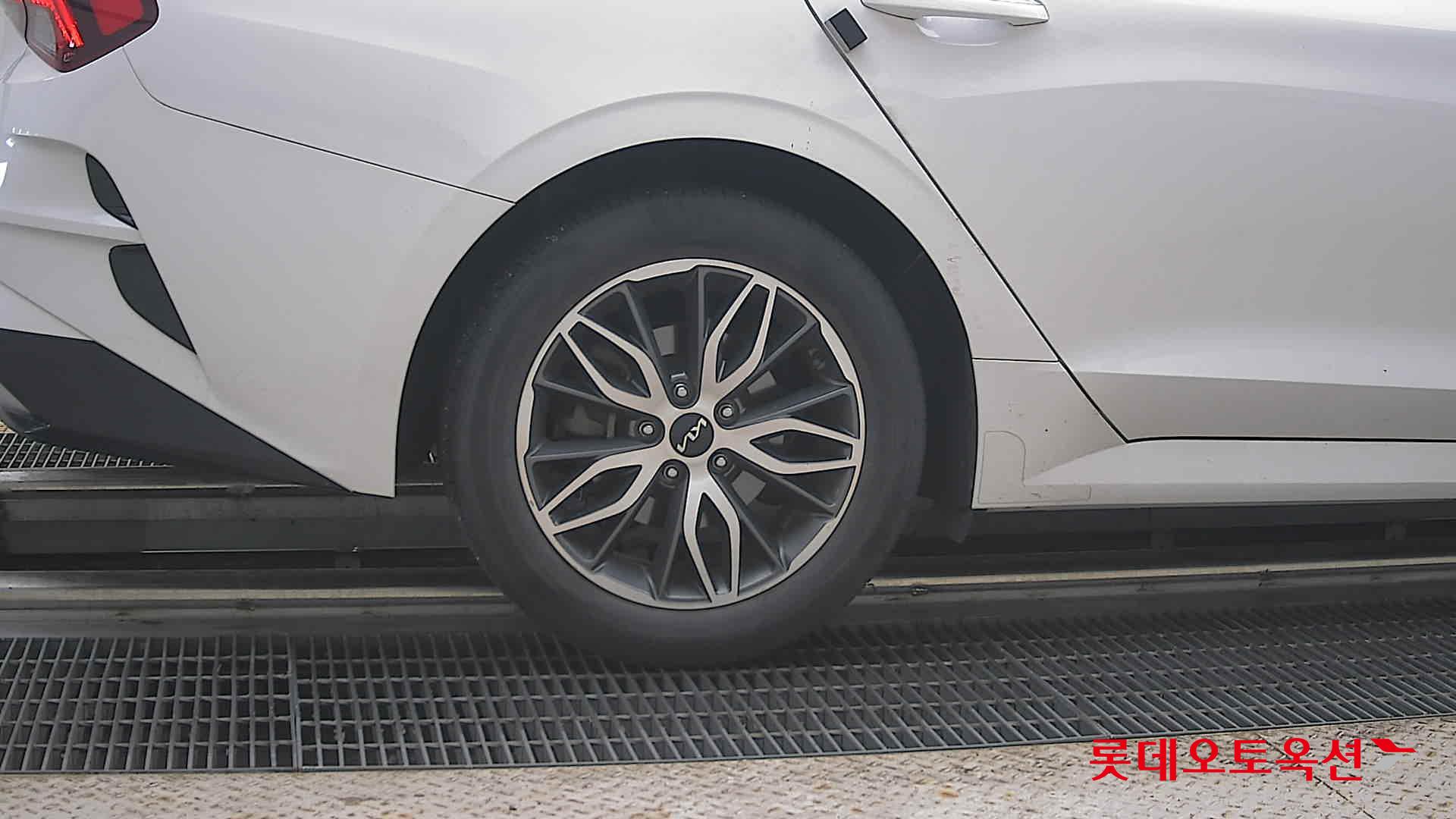 2023 - kia k5