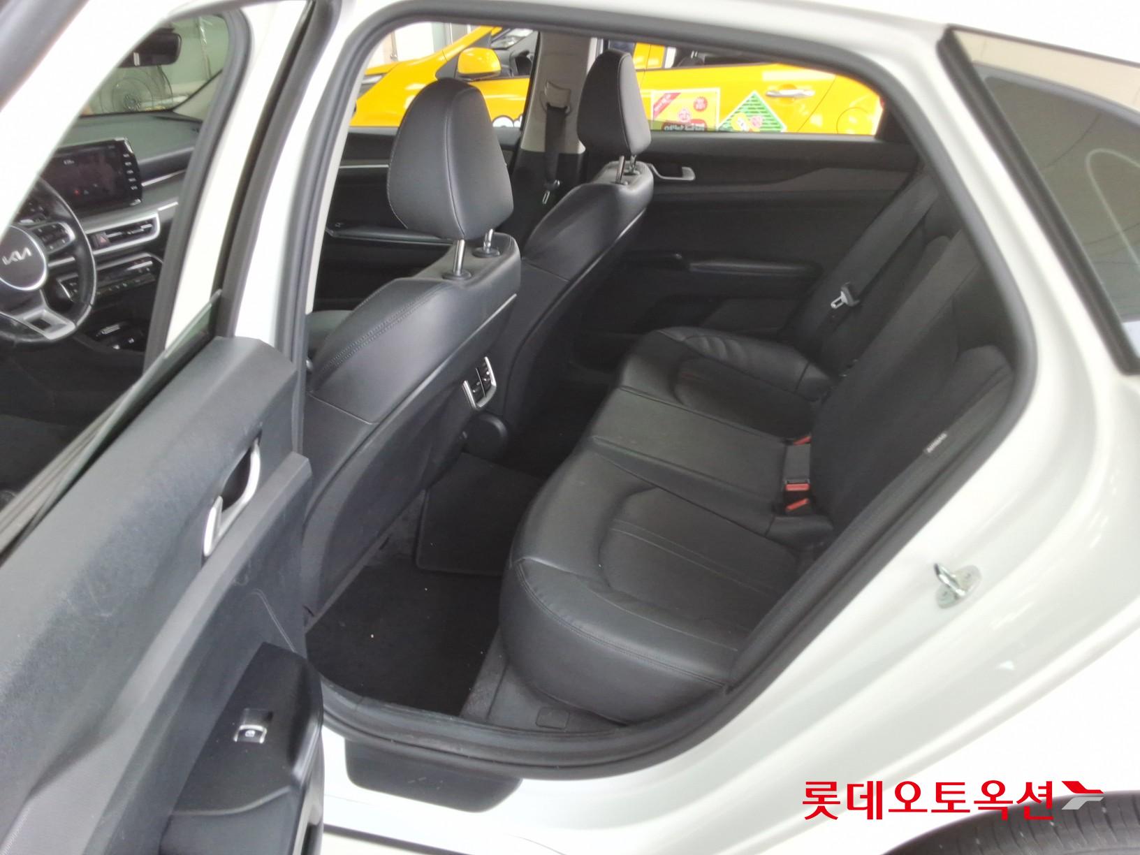 2023 - kia k5