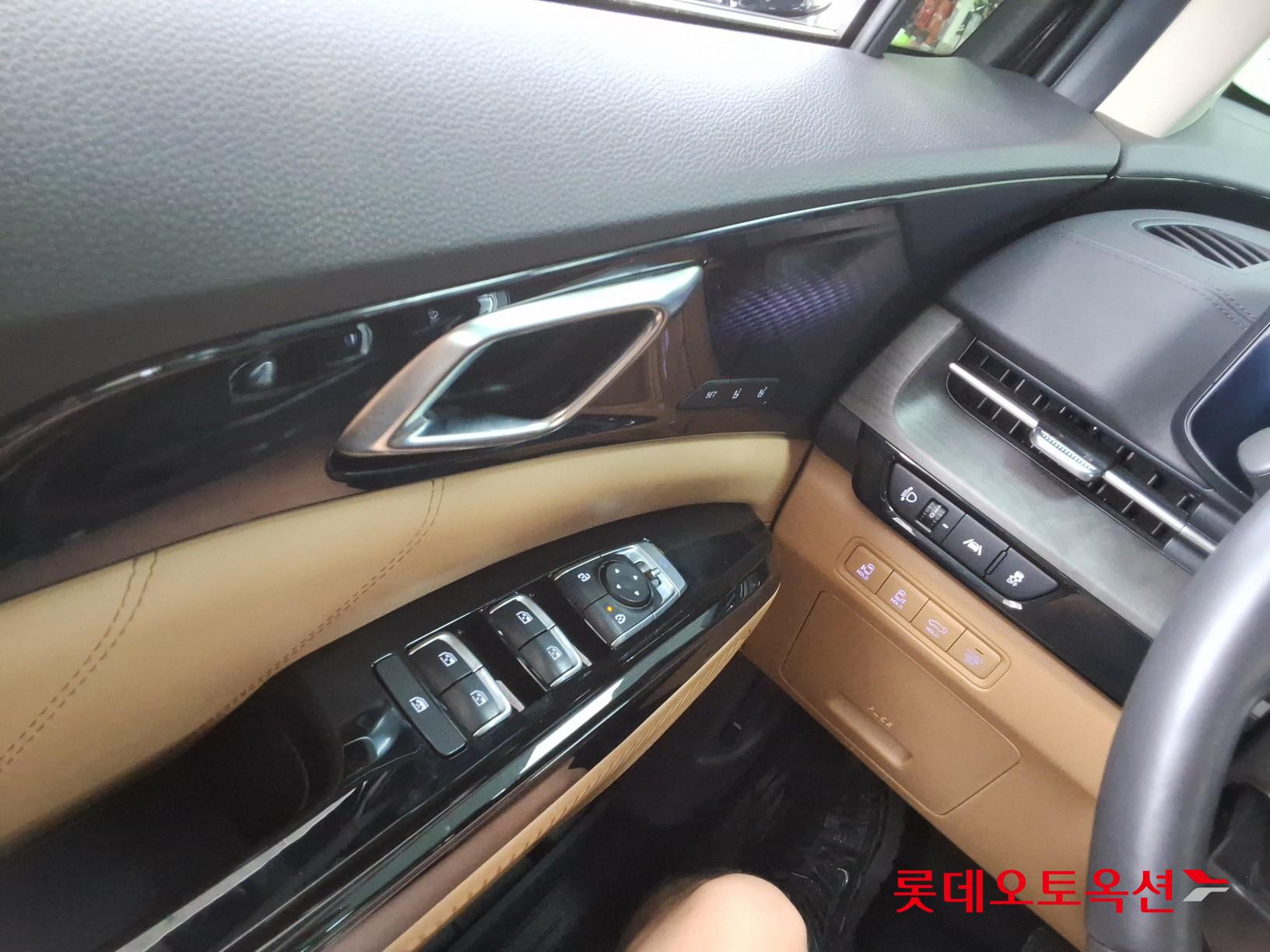 2023 - kia carnival