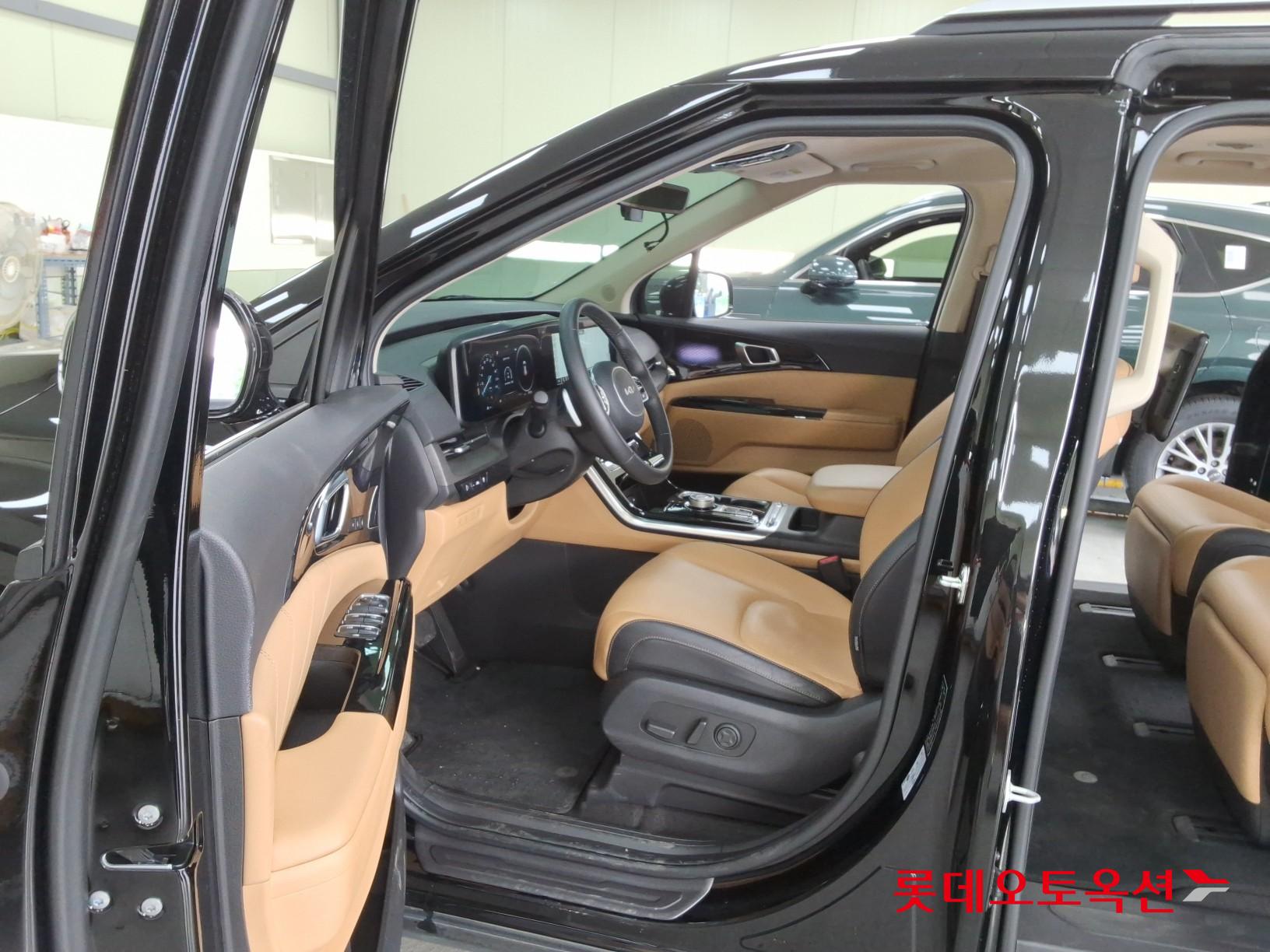 2023 - kia carnival