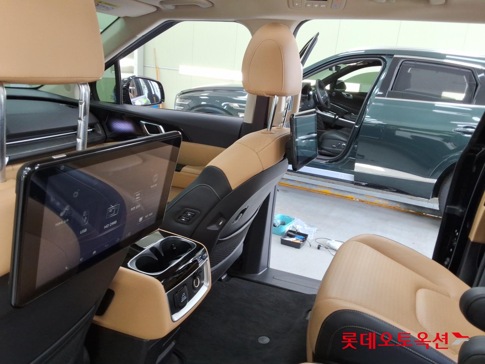 2023 - kia carnival