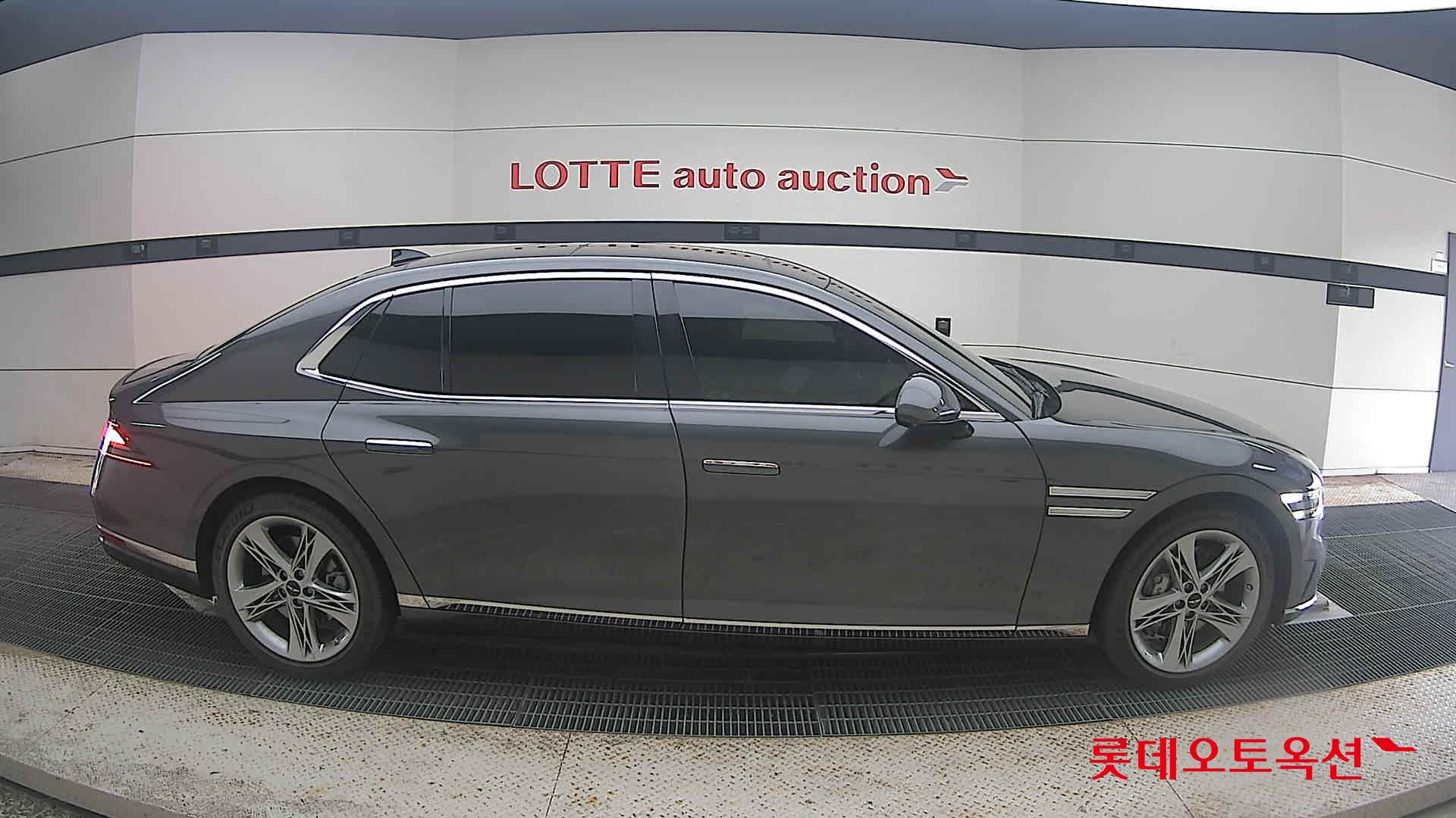 2022 - genesis g90