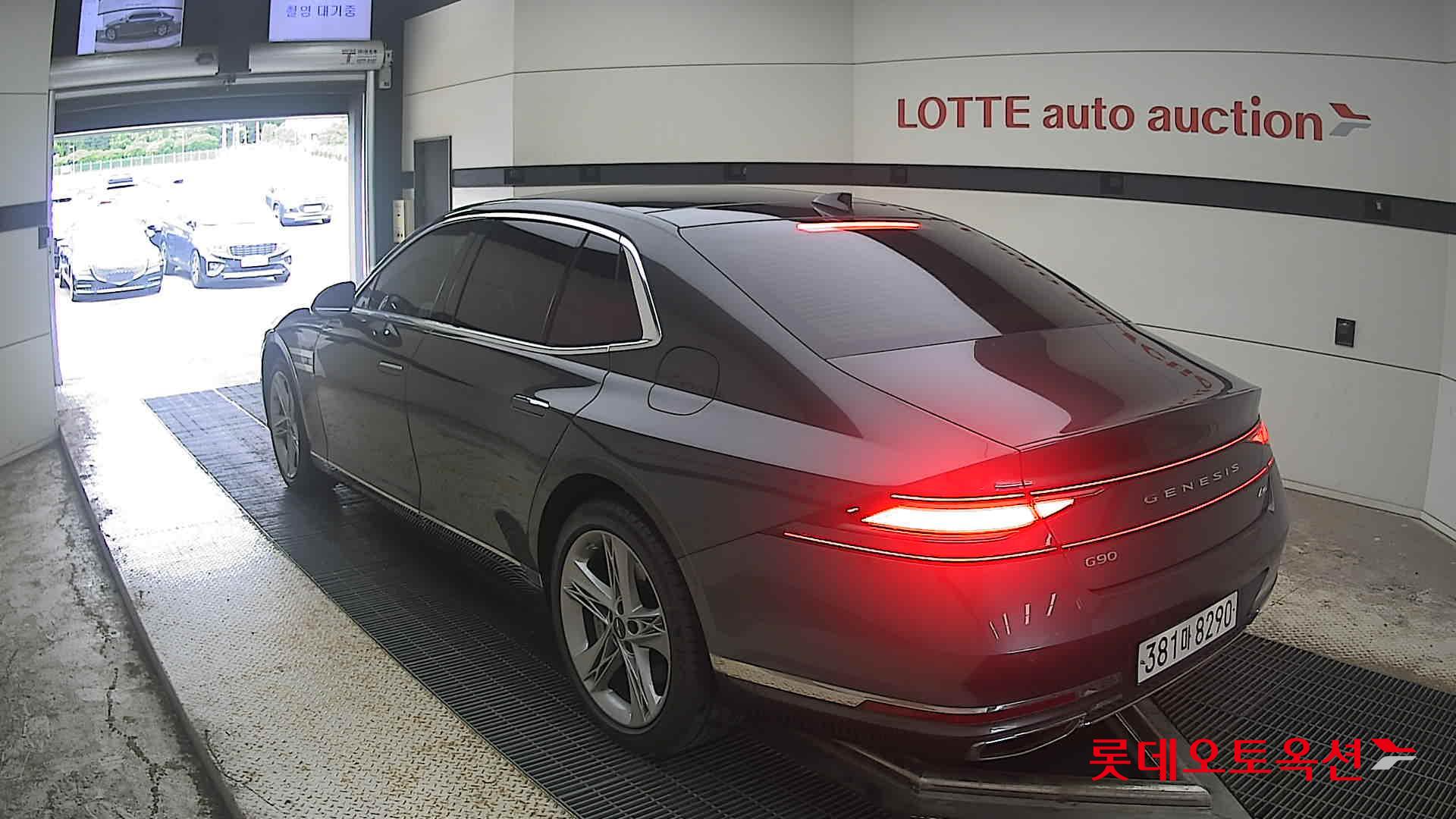 2022 - genesis g90