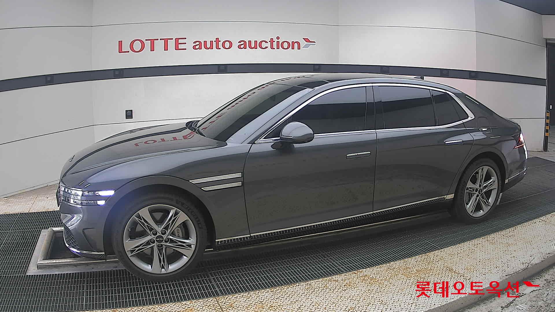 2022 - genesis g90