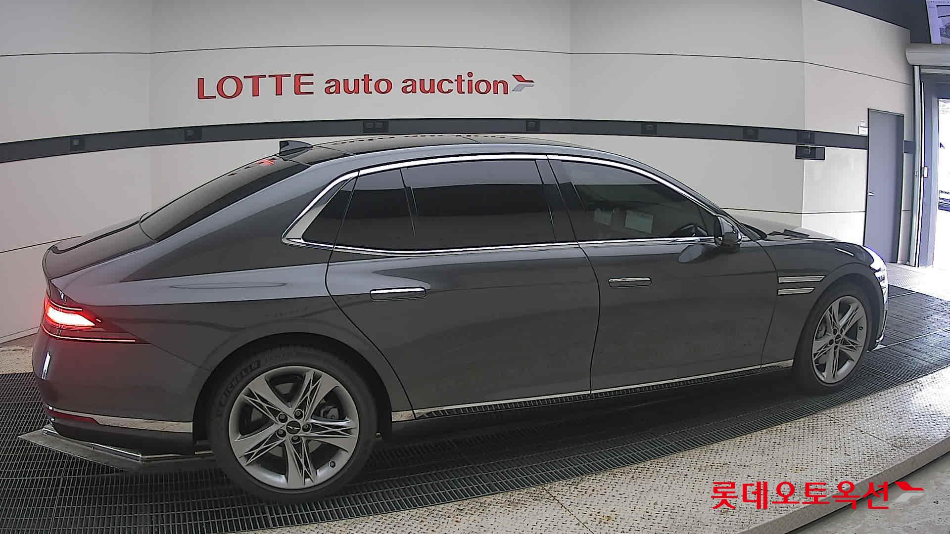 2022 - genesis g90