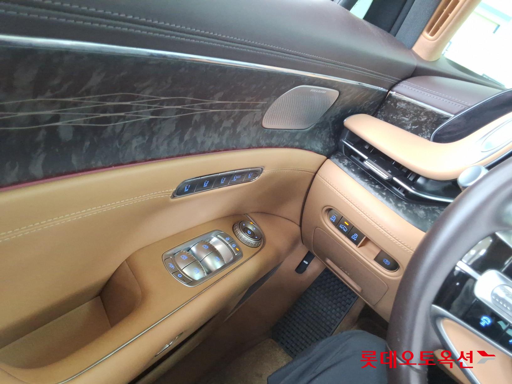 2022 - genesis g90