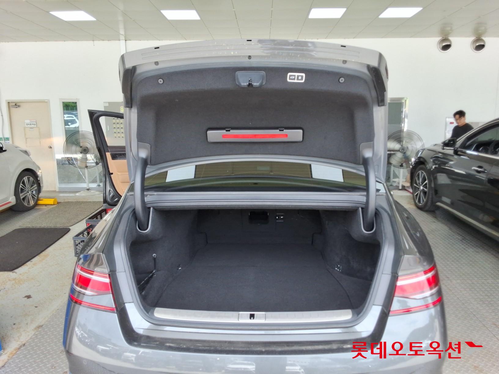 2022 - genesis g90