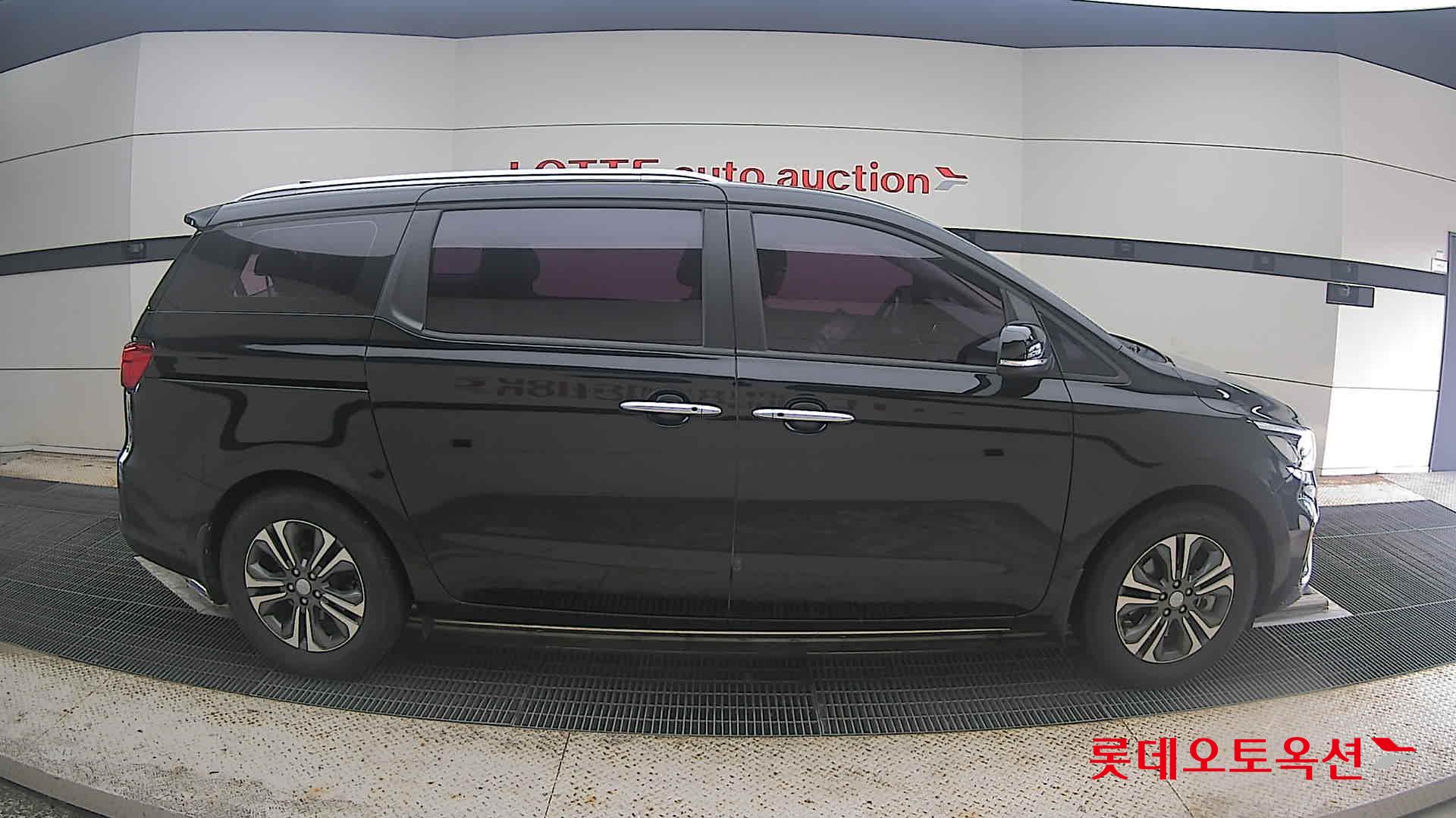 2020 - kia carnival
