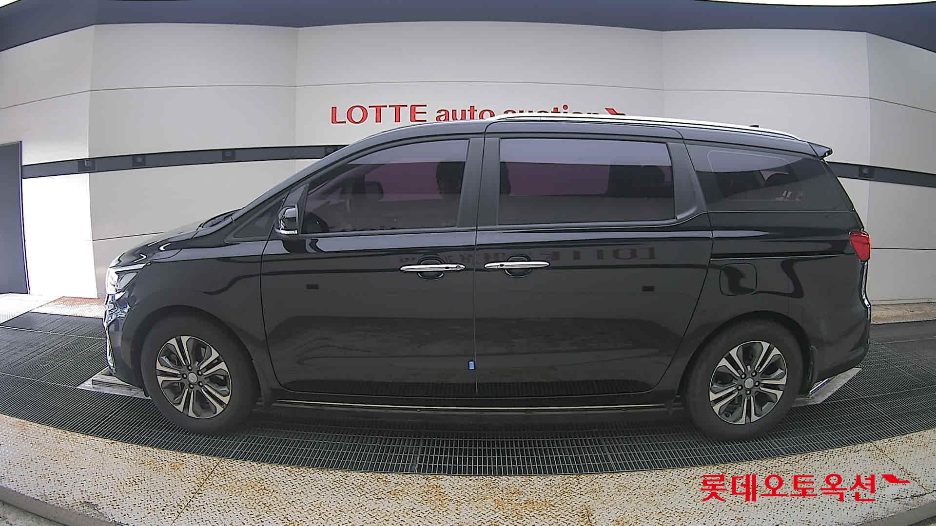 2020 - kia carnival