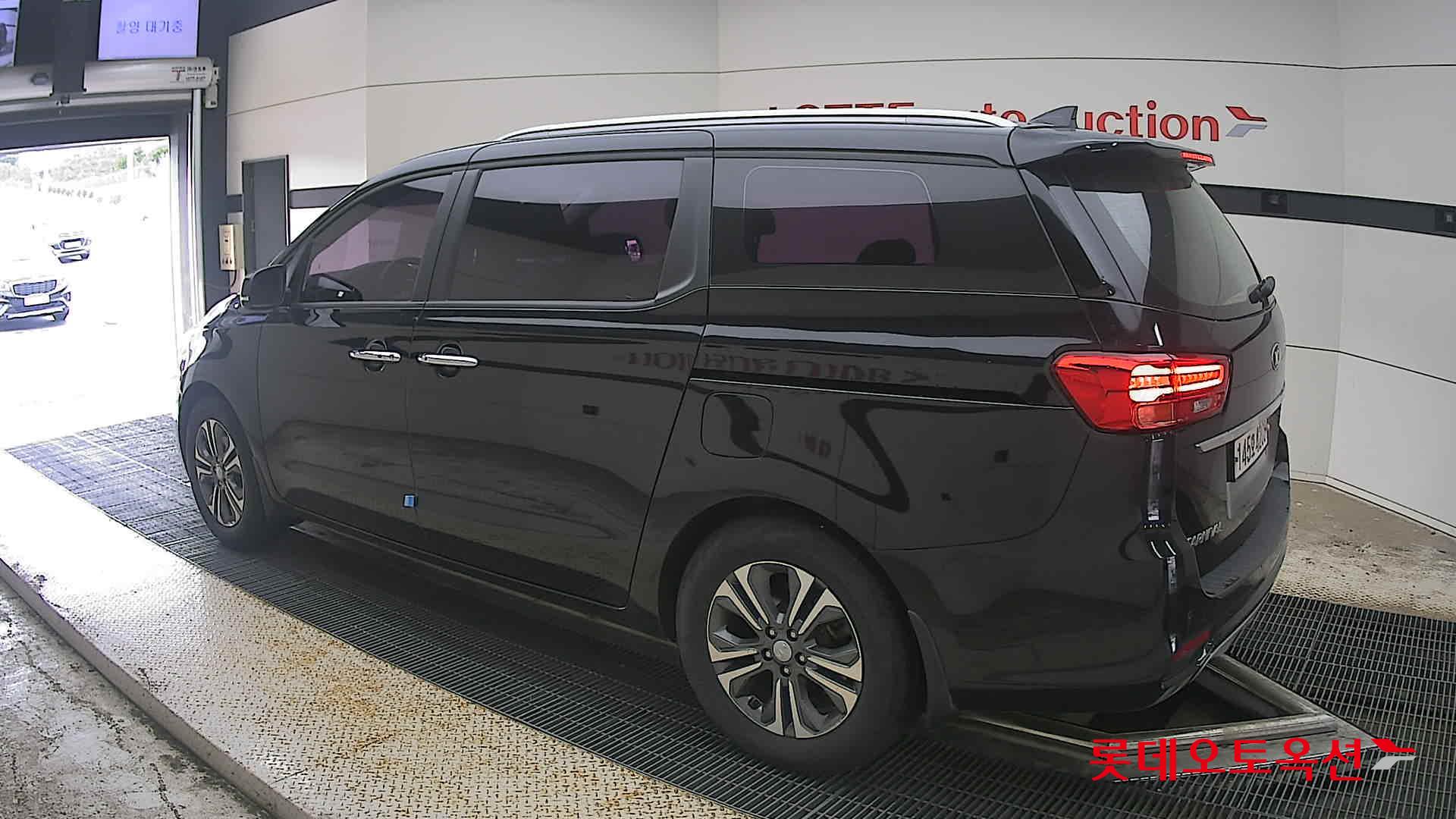 2020 - kia carnival