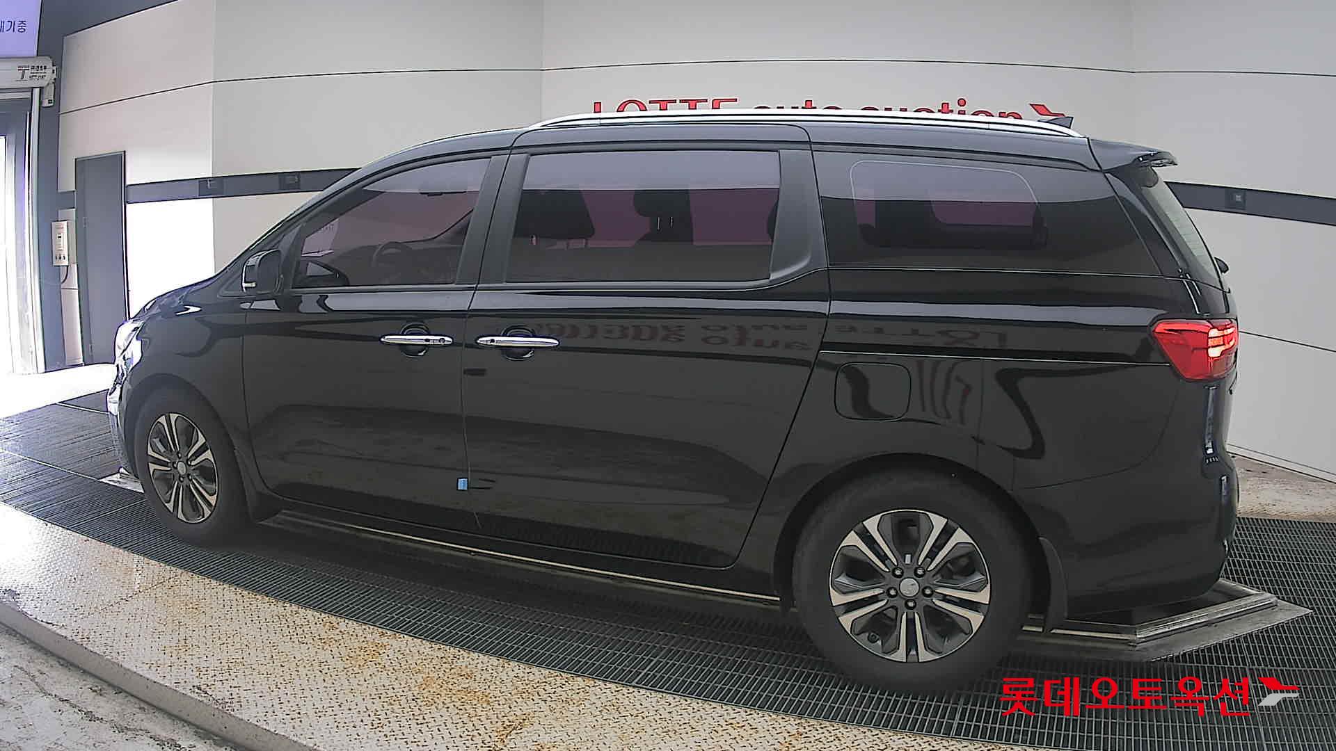 2020 - kia carnival