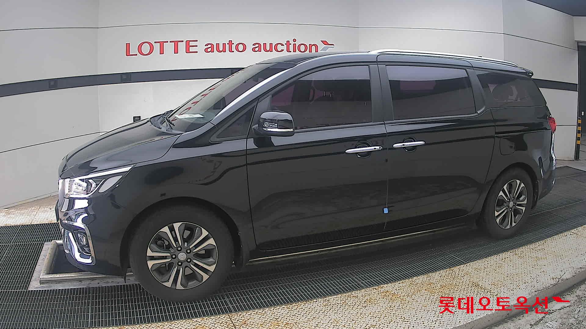 2020 - kia carnival