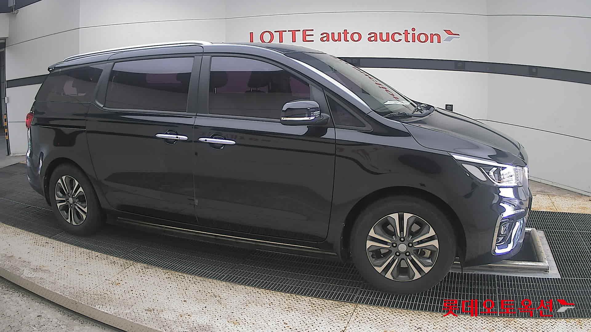 2020 - kia carnival