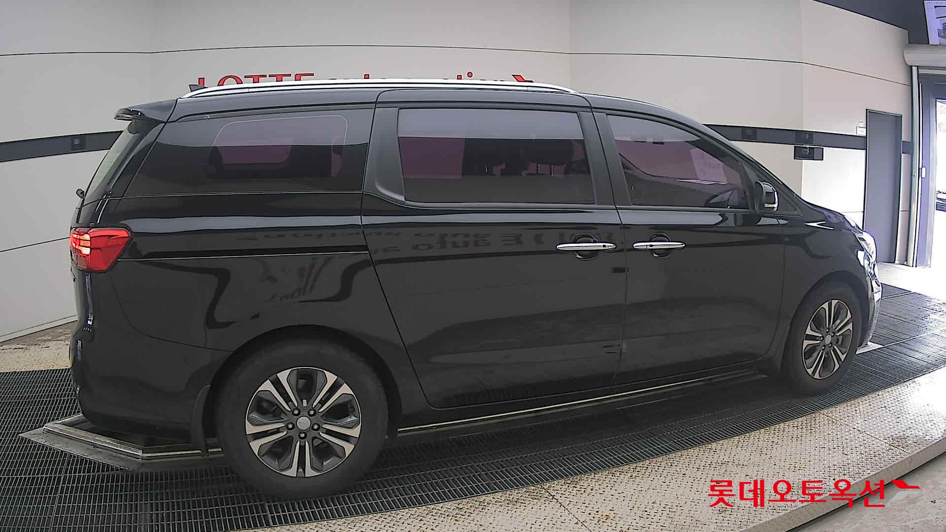 2020 - kia carnival