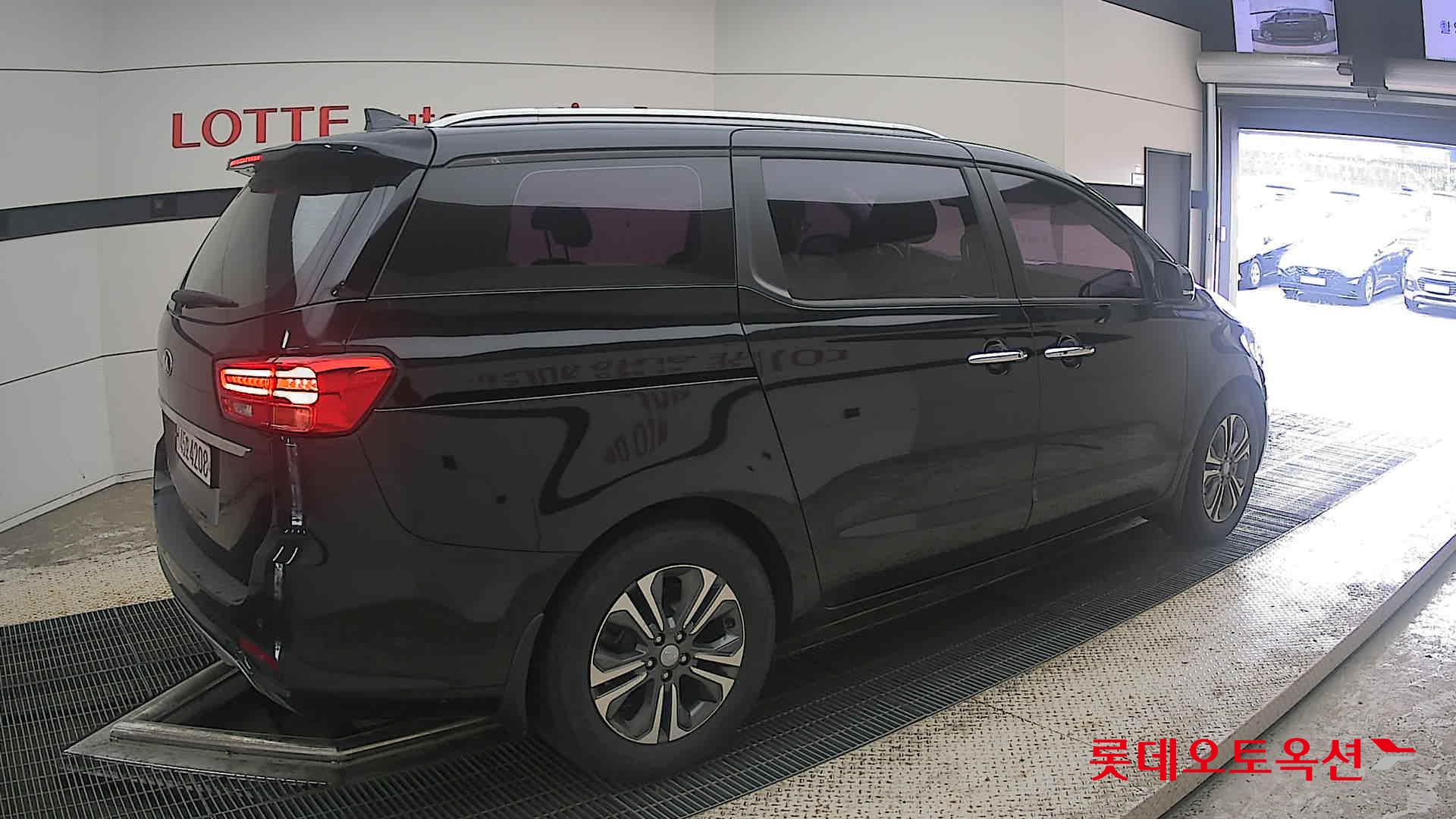 2020 - kia carnival