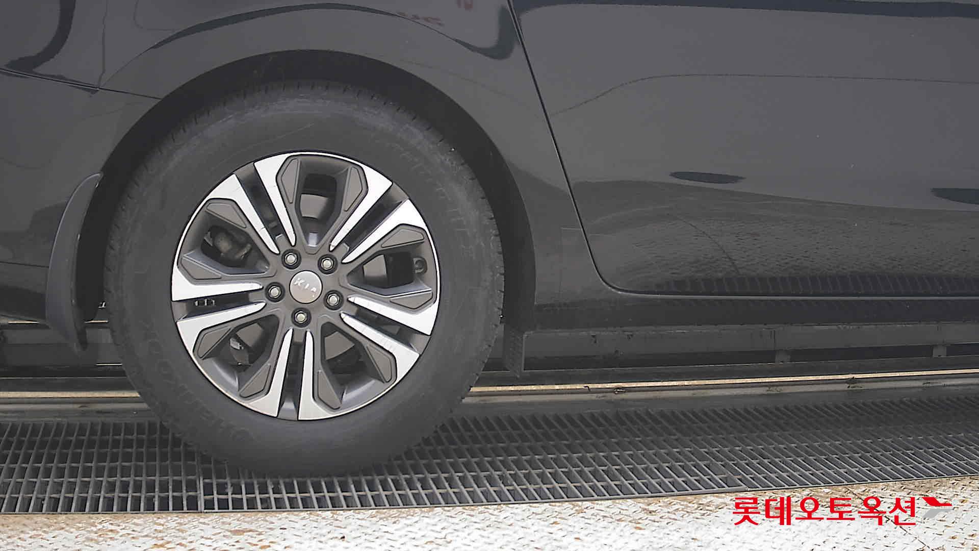 2020 - kia carnival