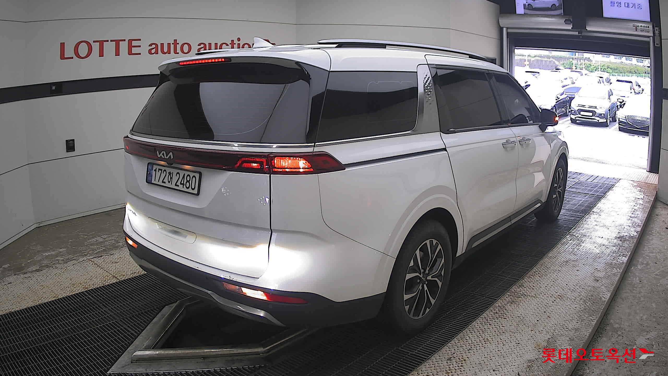 2023 - kia carnival