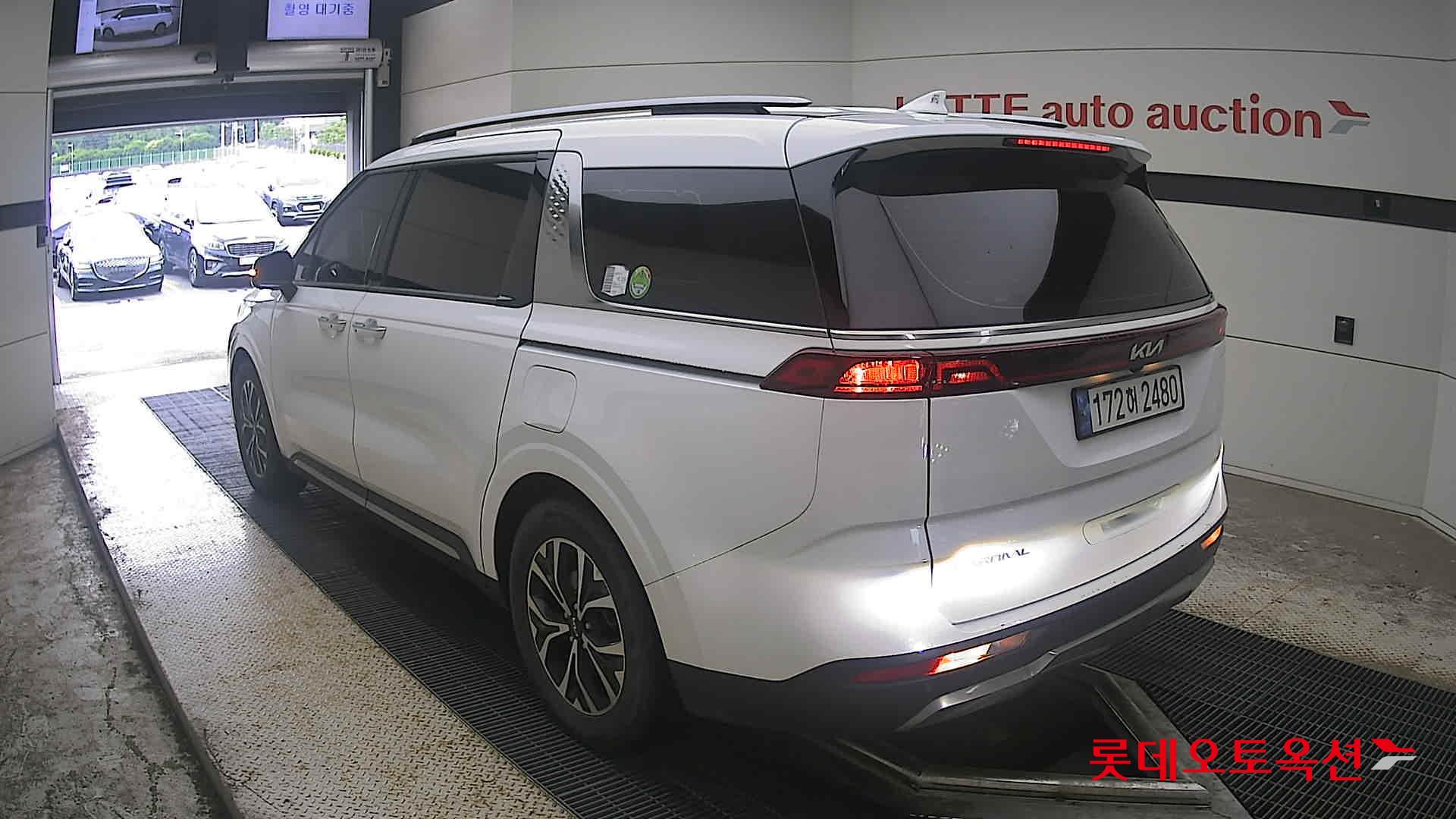 2023 - kia carnival