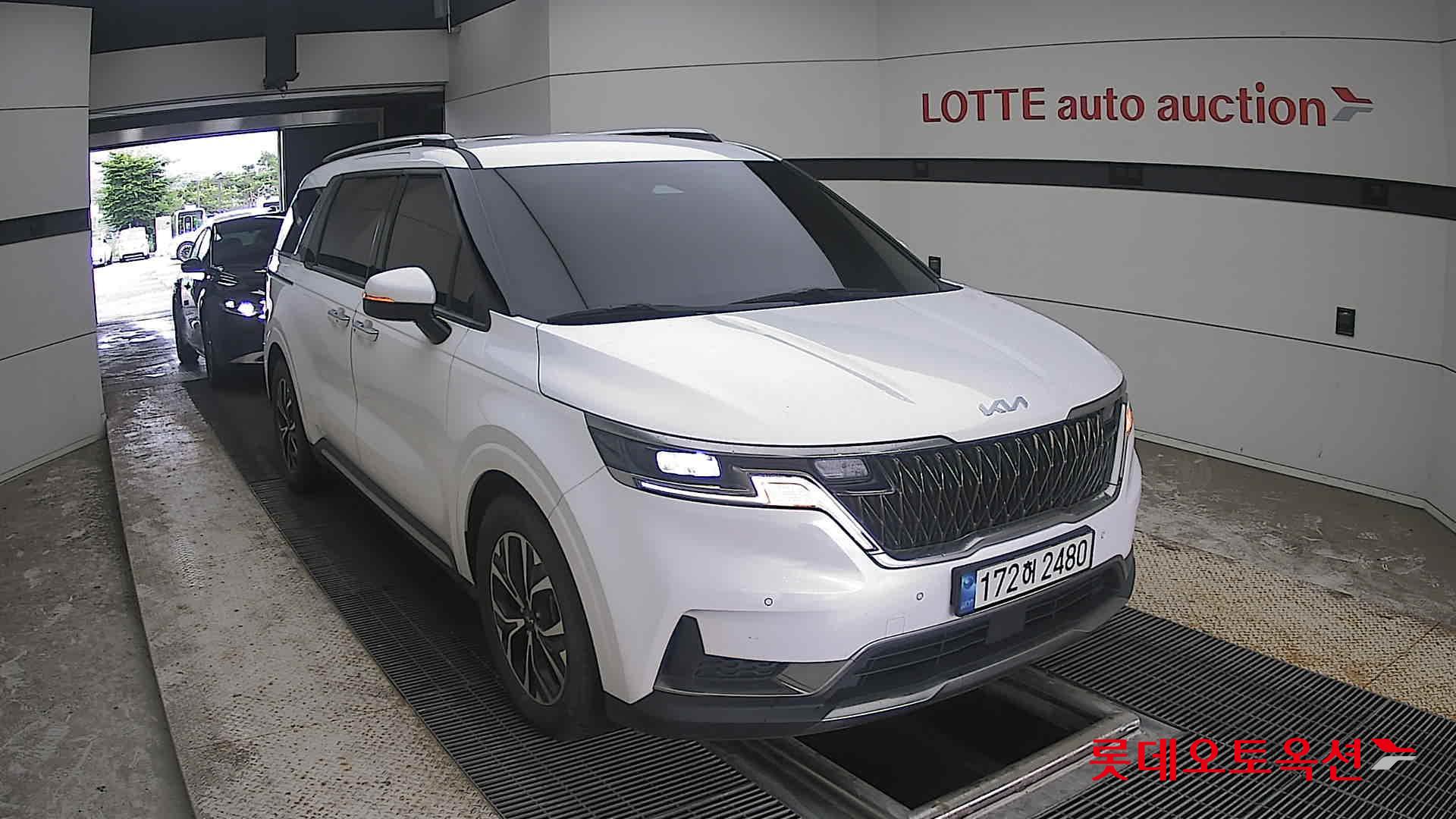 2023 - kia carnival