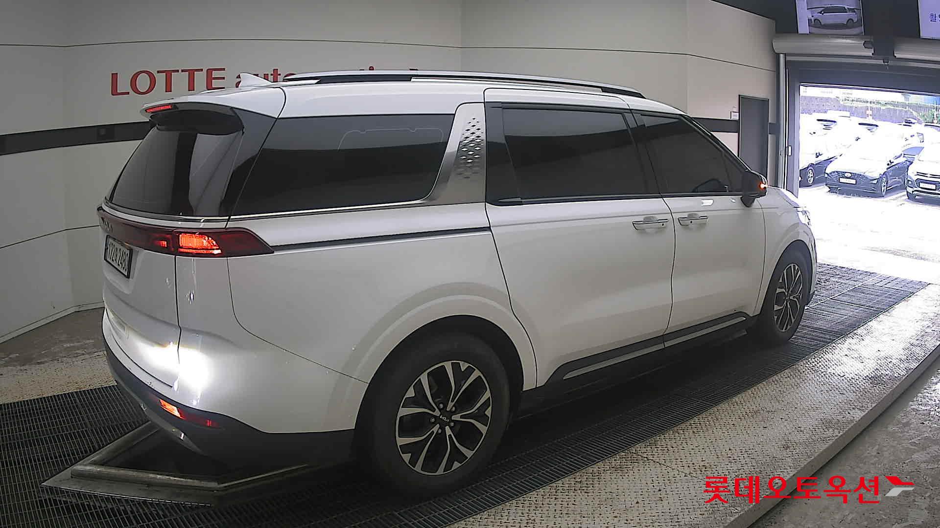 2023 - kia carnival