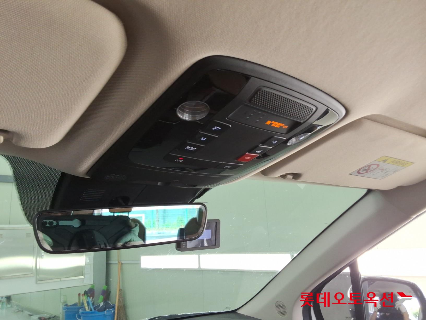 2023 - kia carnival