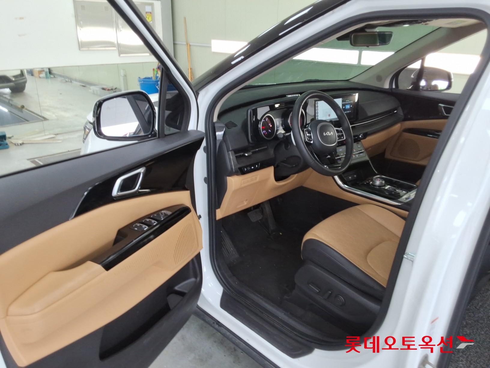 2023 - kia carnival