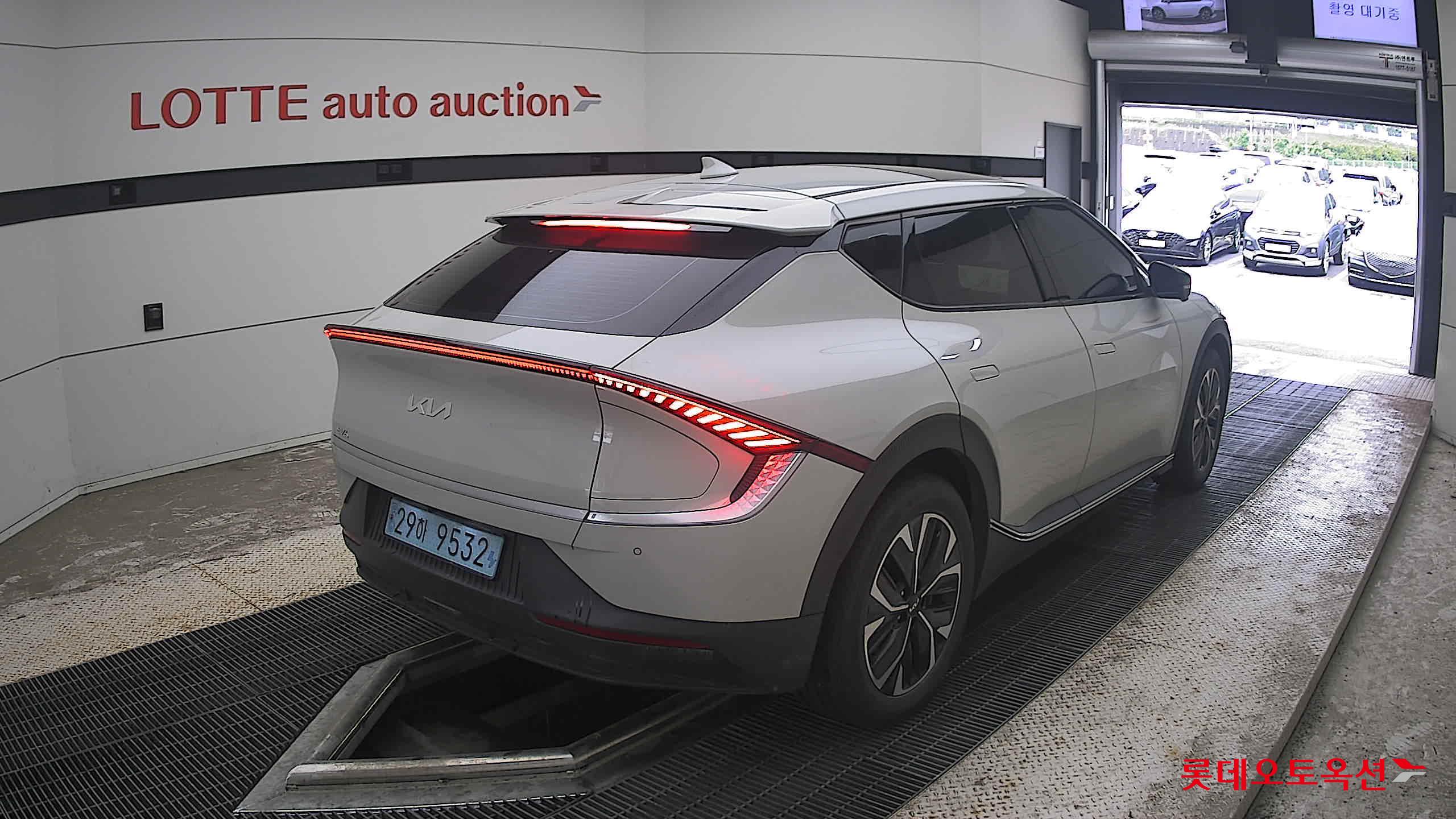 2022 - kia ev6