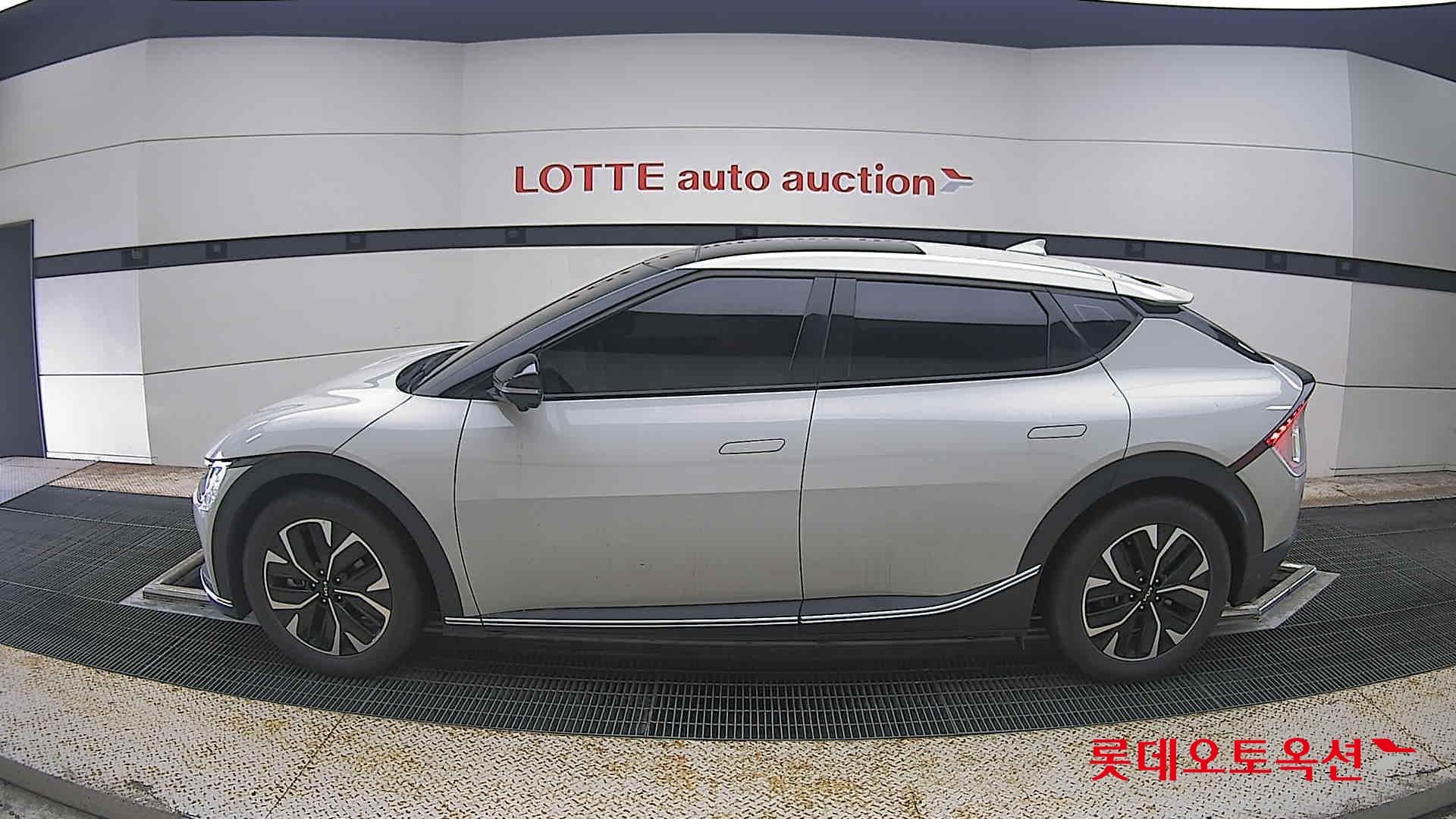 2022 - kia ev6