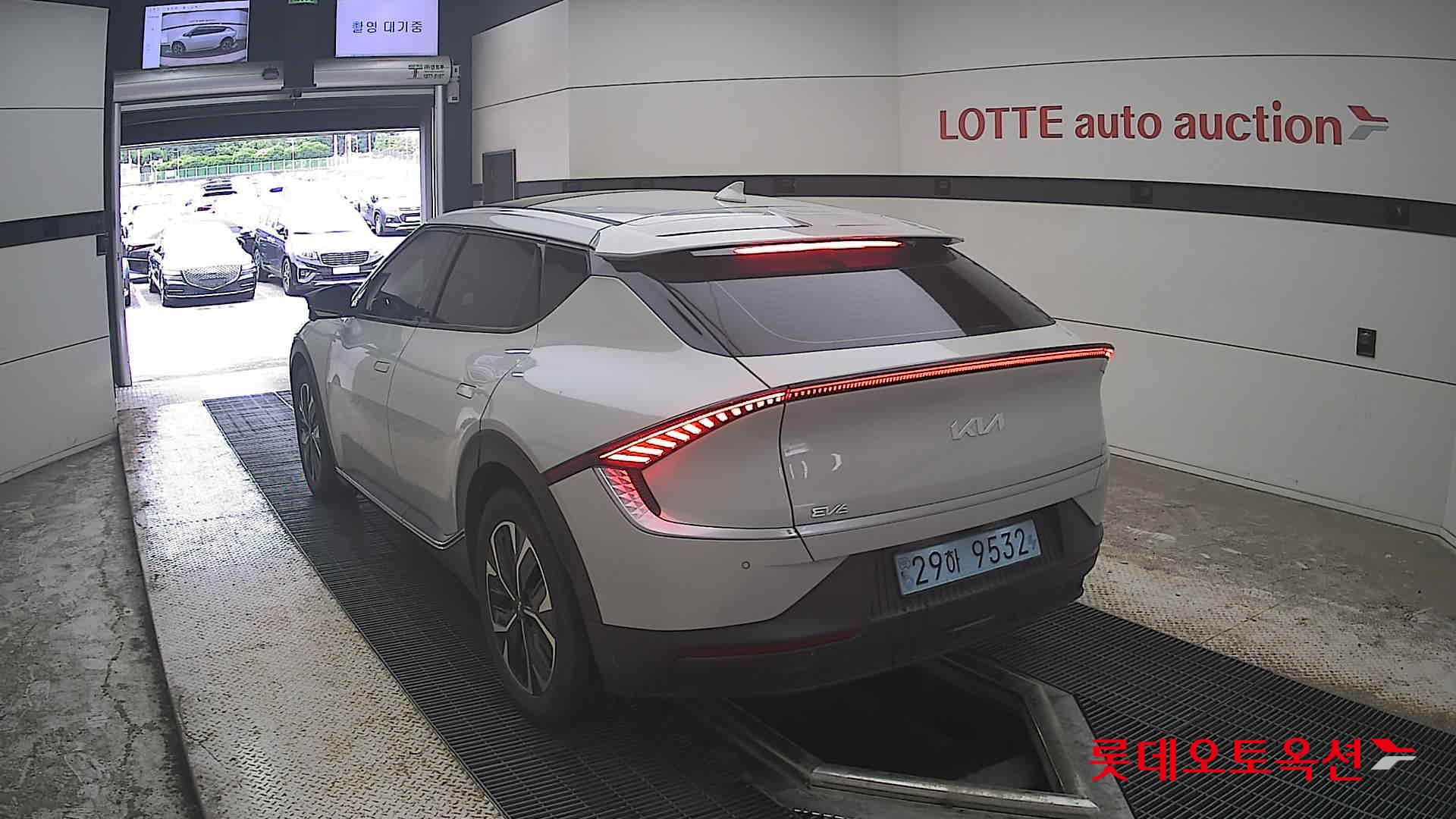 2022 - kia ev6