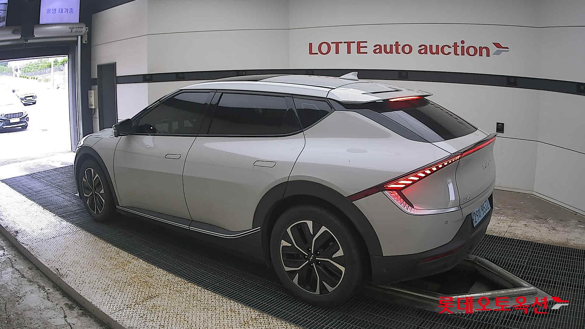 2022 - kia ev6