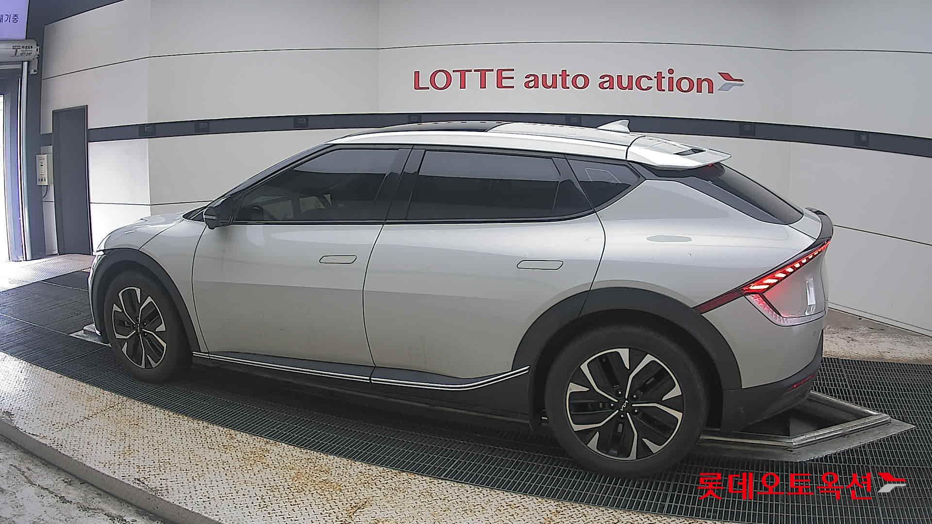 2022 - kia ev6