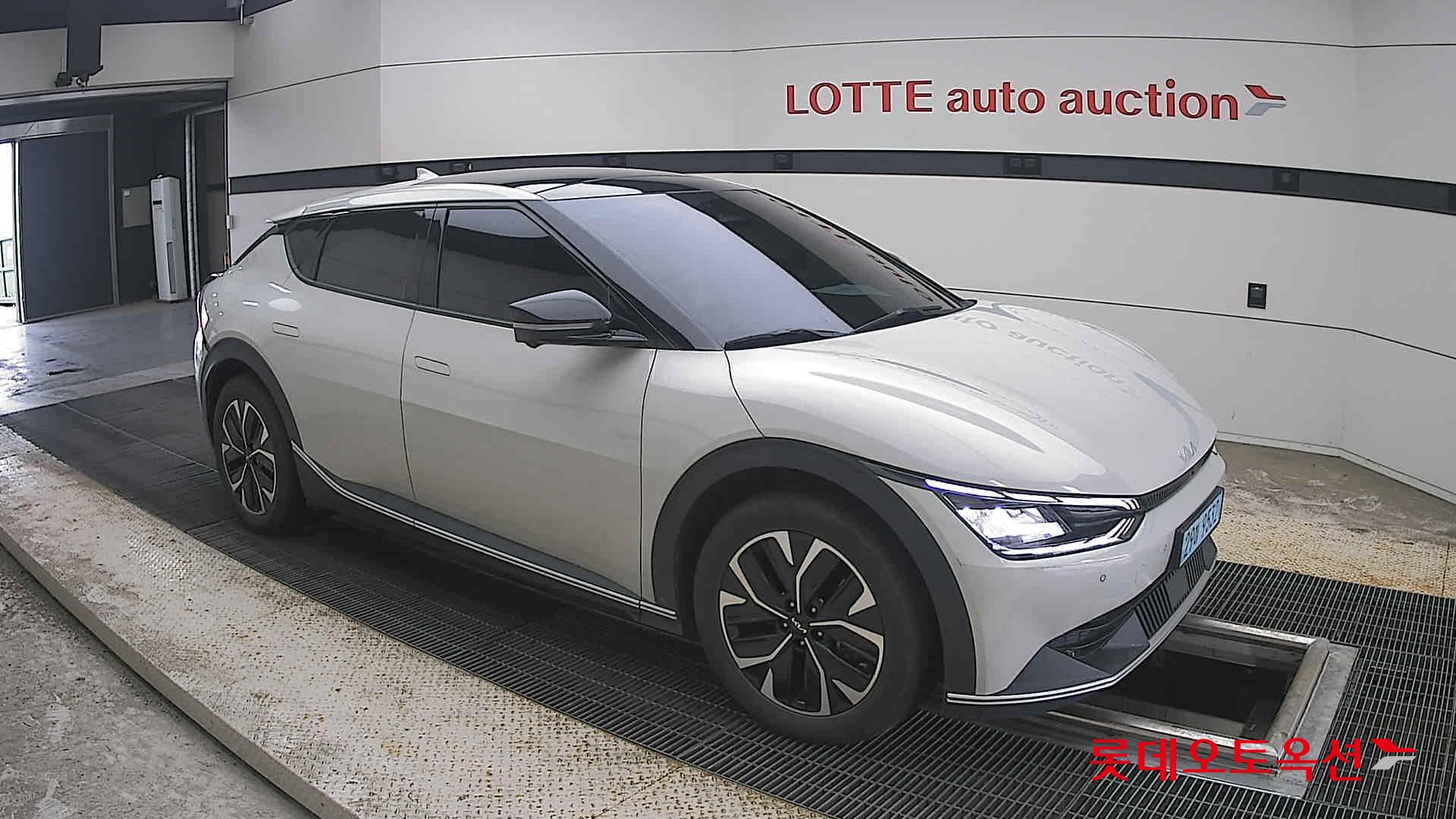 2022 - kia ev6