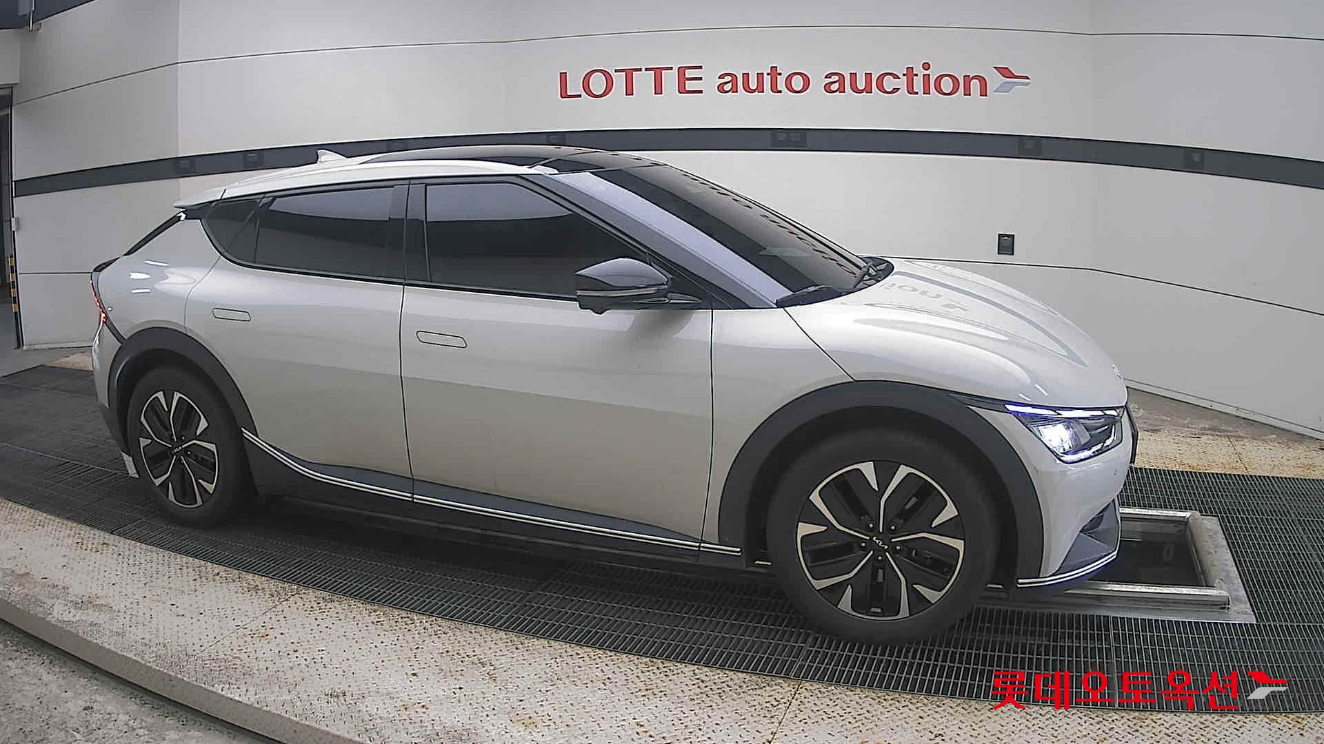 2022 - kia ev6